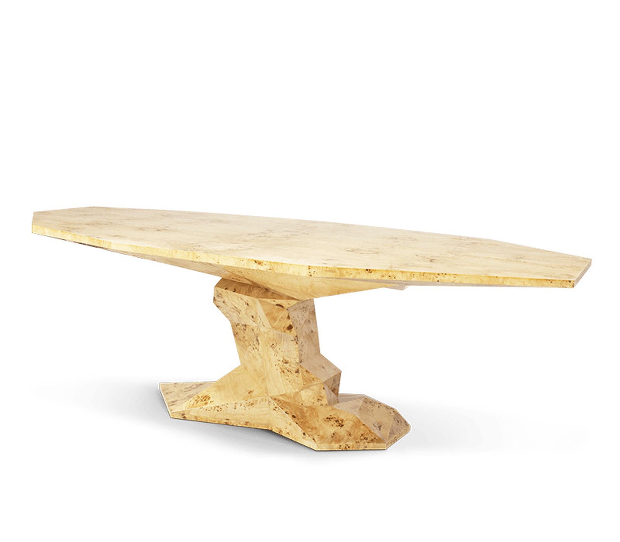 Moderner Tisch aus Holz „Acacia“

Handgefertigter Tisch aus Holz mit unregelmäßiger Oberfläche und einzigartiger Facettenform. In Pappelholzoptik/ hochglänzend regenwaldgrün lackiert
H: 77 cm, L: 200 cm, T: 125 cm
Produktionszeit 12 Wochen
ref Boca