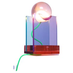 Moderne moderne Tischlampe Adrian Cruz Dilmos, farbenfrohes Harz, handgefertigt