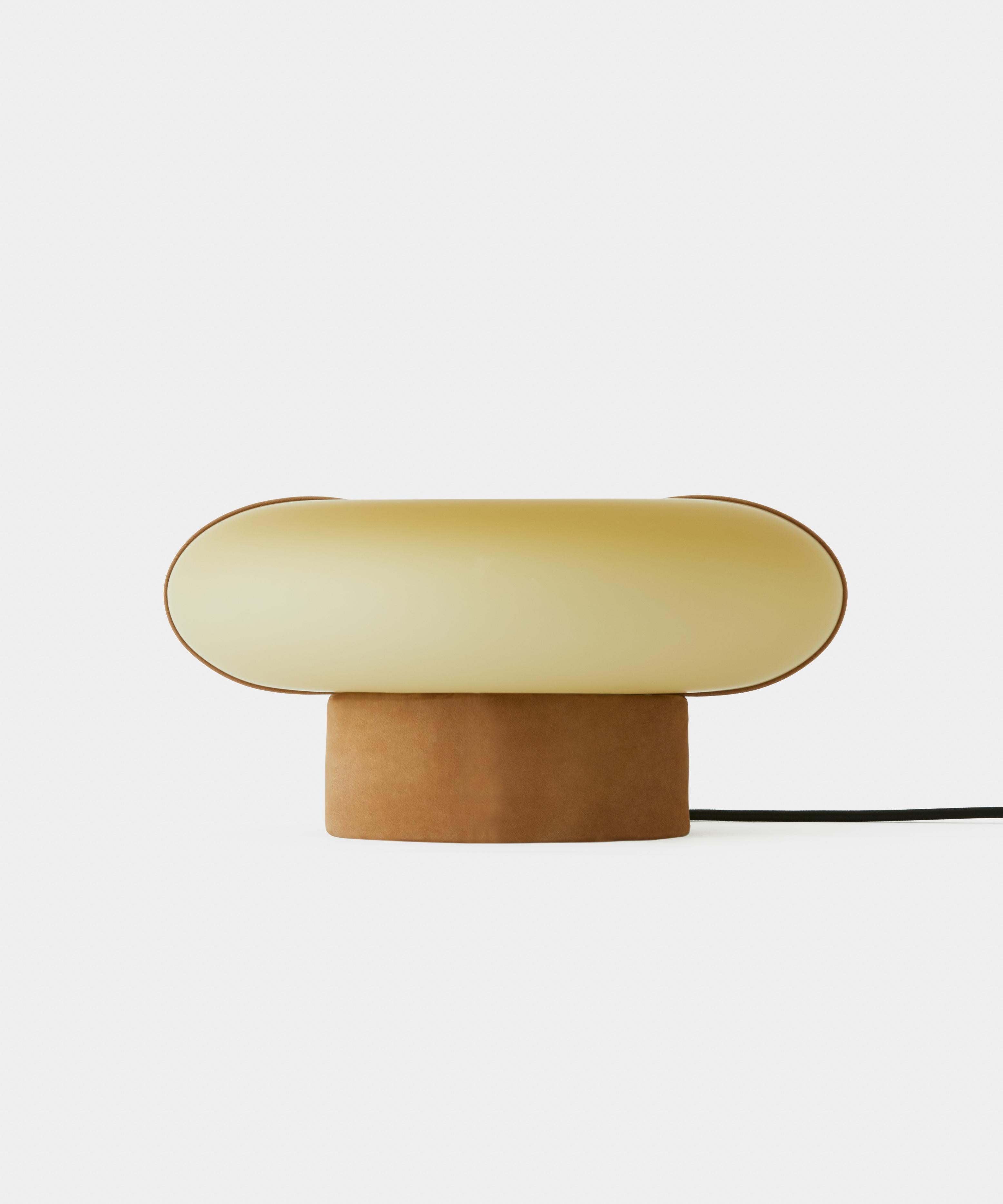 Lámpara de mesa moderna 'Bolina' 509.34 de Fabio Fantolino x TOOY, Cristal ámbar Metal en venta