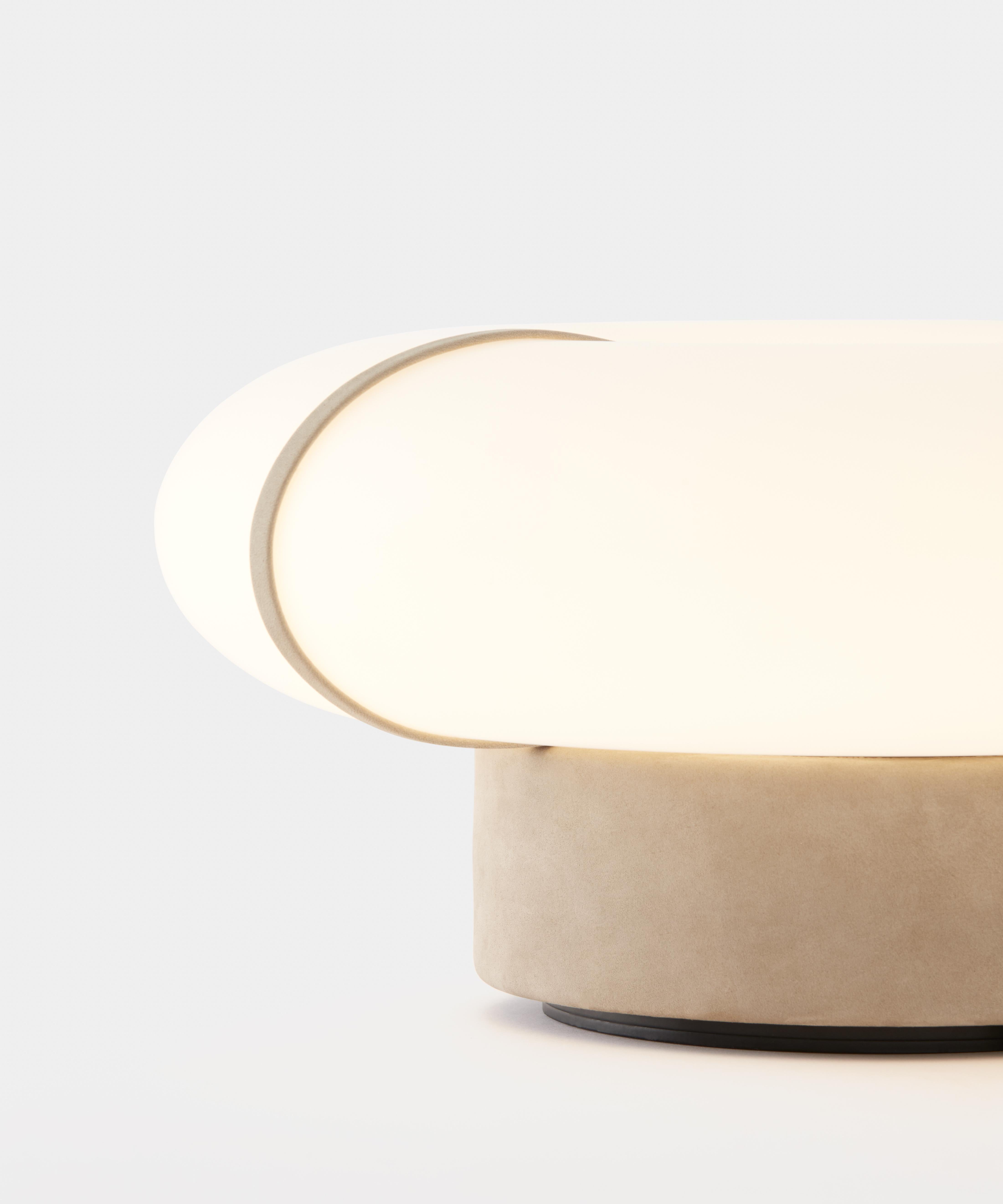 Lámpara de mesa moderna 'Bolina' 509.34 de Fabio Fantolino x TOOY, Cristal blanco satinado Italiano en venta