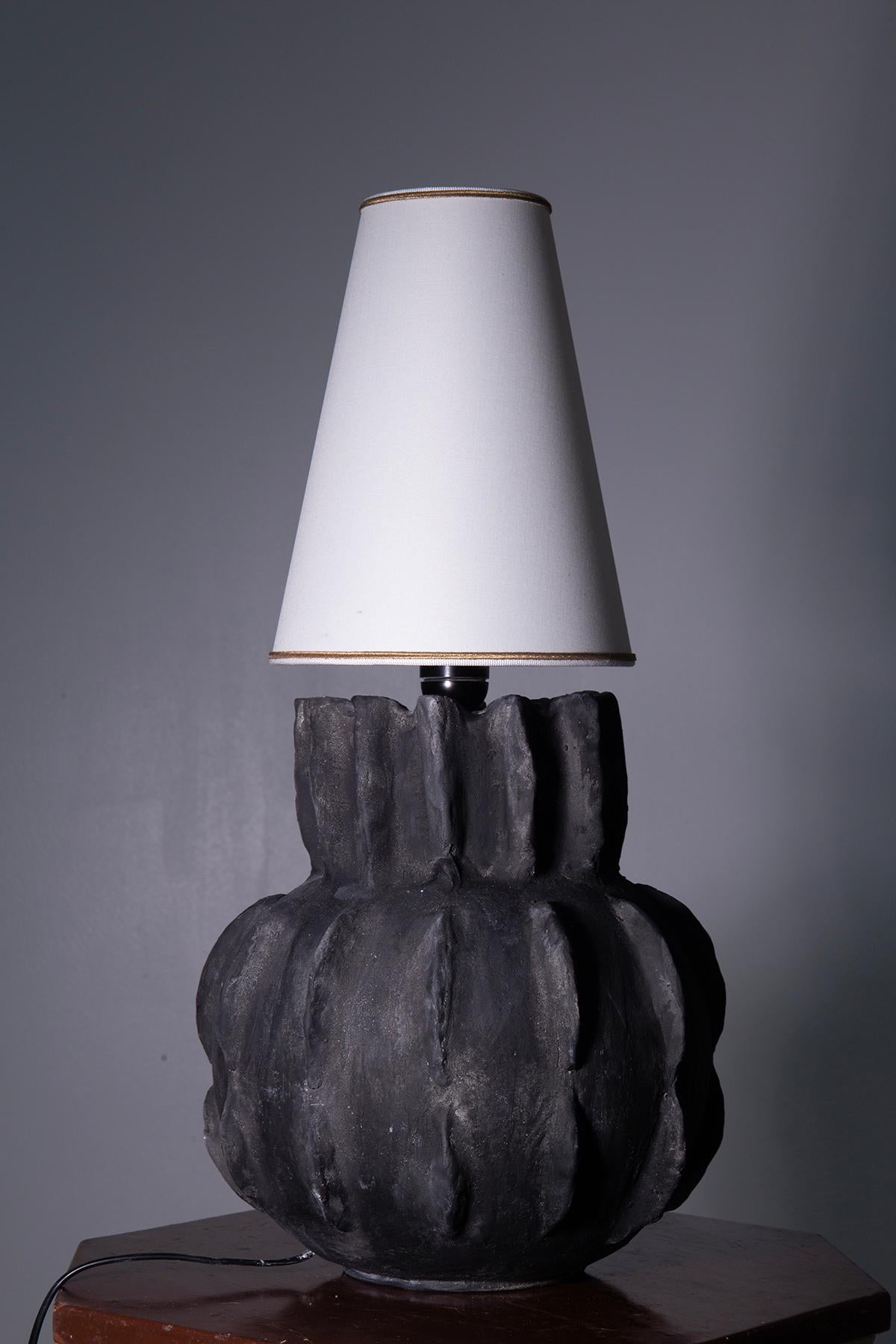 Contemporain Lampe de table moderne conçue par le designer italien Costa en vente