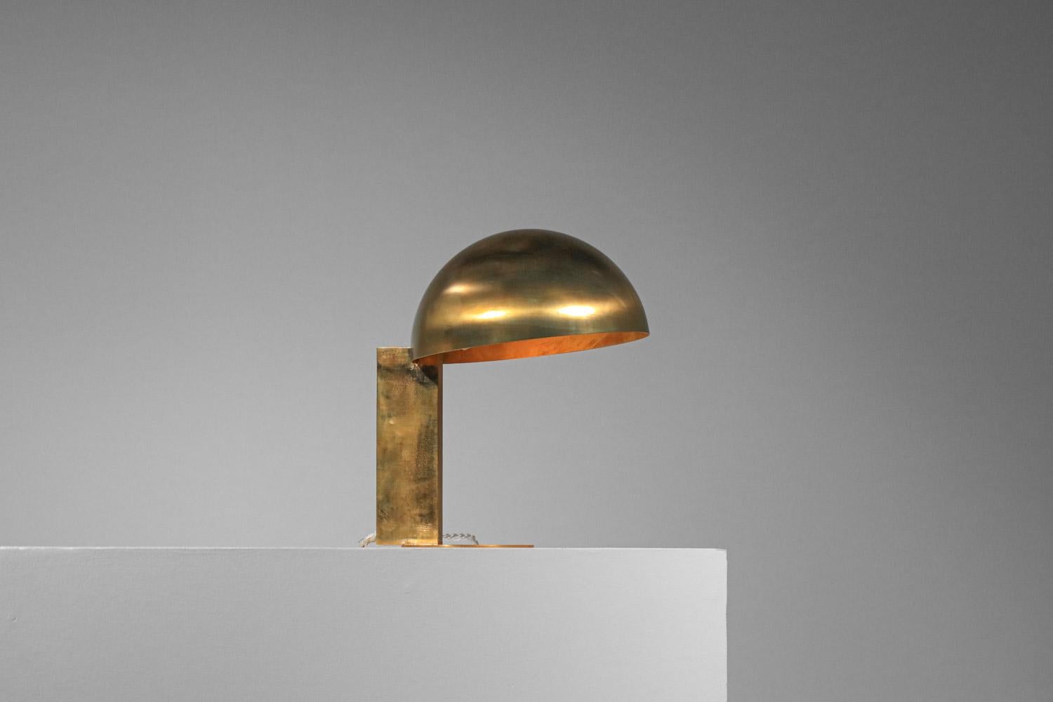 Modern table lamp in solid brass 60's moderniste style by Danke studio  For Sale 3