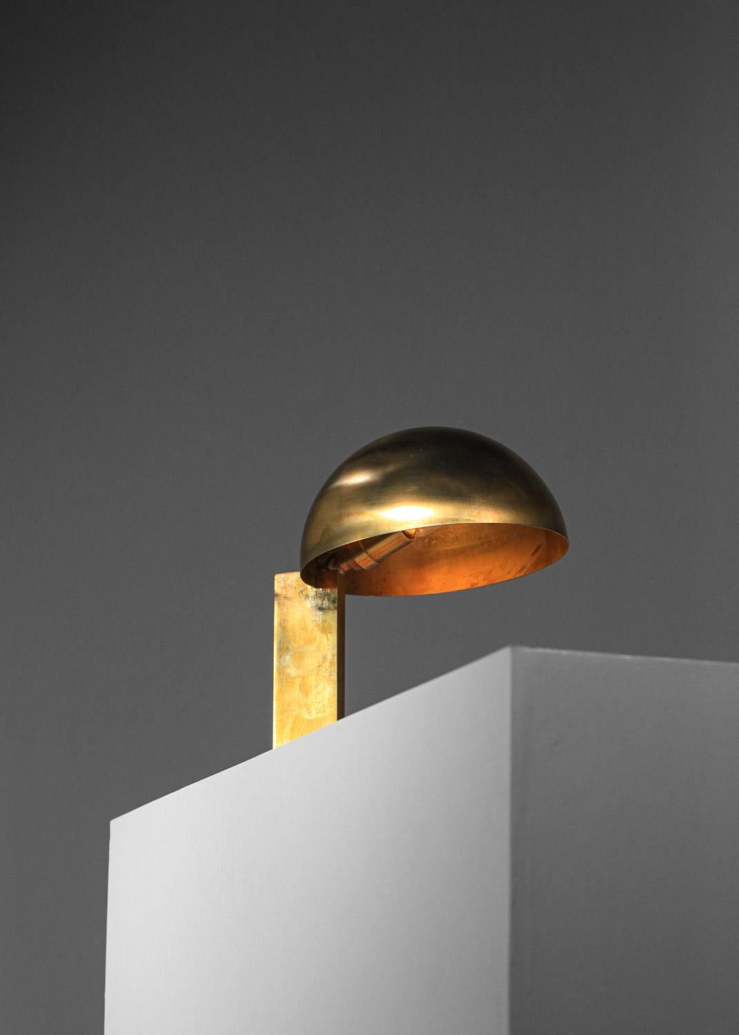 French Modern table lamp in solid brass 60's moderniste style by Danke studio  For Sale