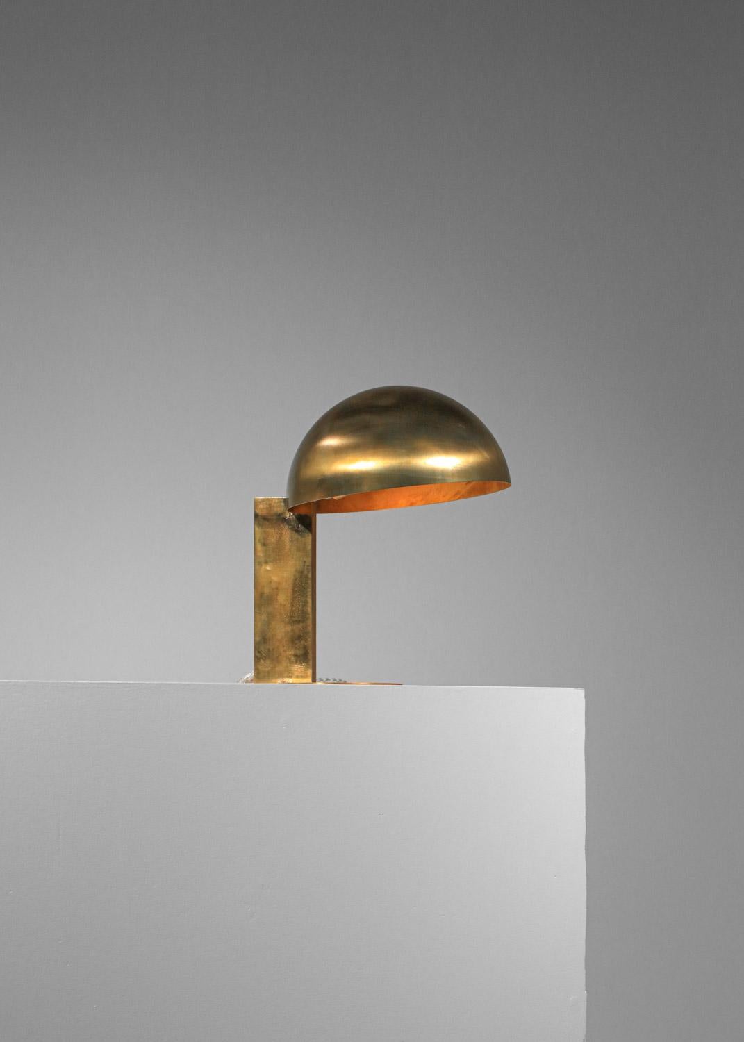 Lampe de table moderne en laiton massif de style moderniste des années 60 par Danke studio  en vente 1