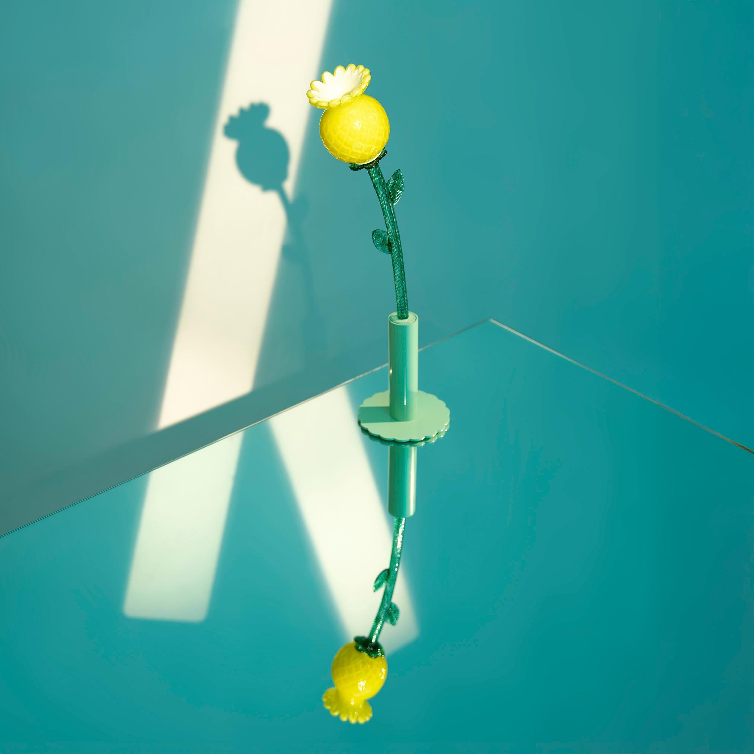 Modern Table Lamp Murano Glass Flower Alessandra Baldereschi Handmade In New Condition For Sale In Milan, IT