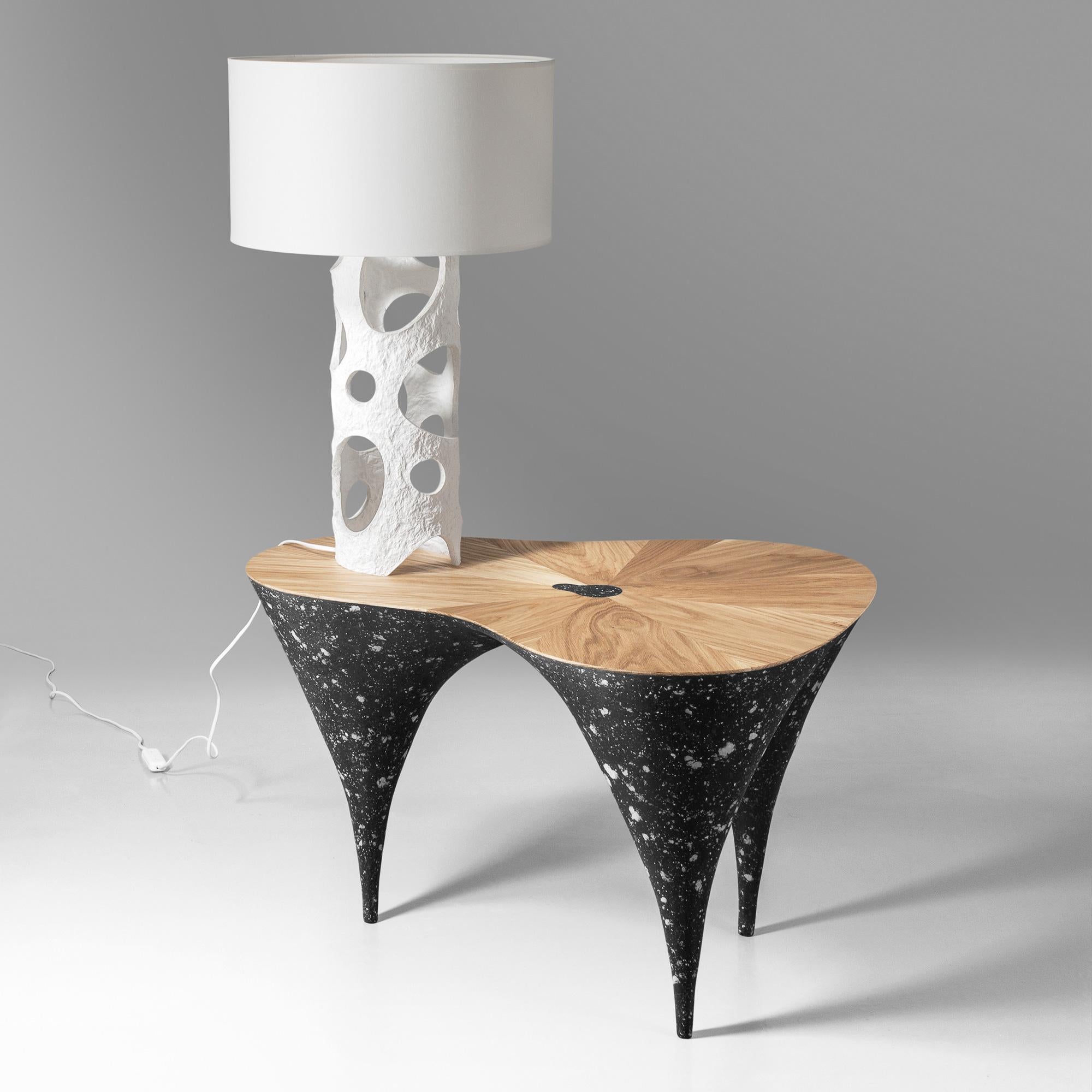 Fait main Lampe de table contemporaine blanche, Organic Modern par Donatas Žukauskas en vente