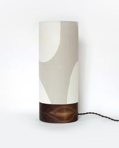 Modern Table Lamp with Round Base by La Loupe