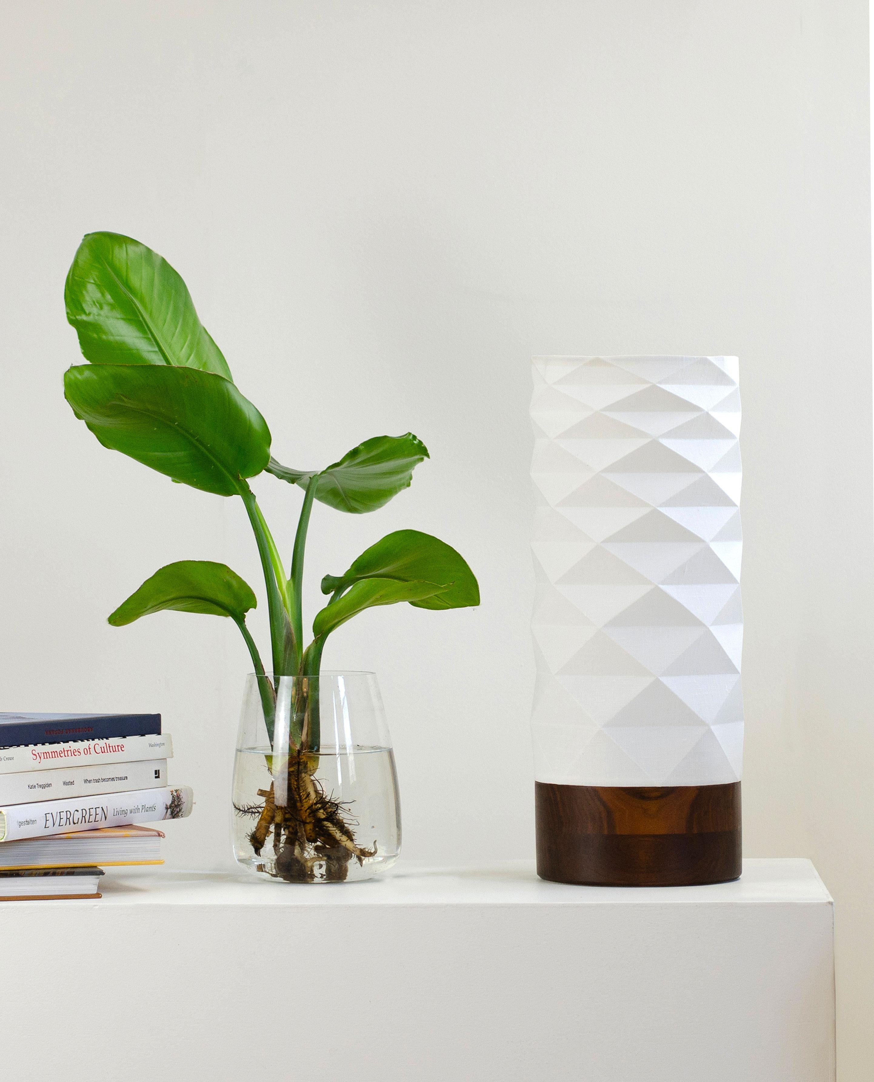 Contemporary Modern Table Lamp with Round Base by La Loupe For Sale