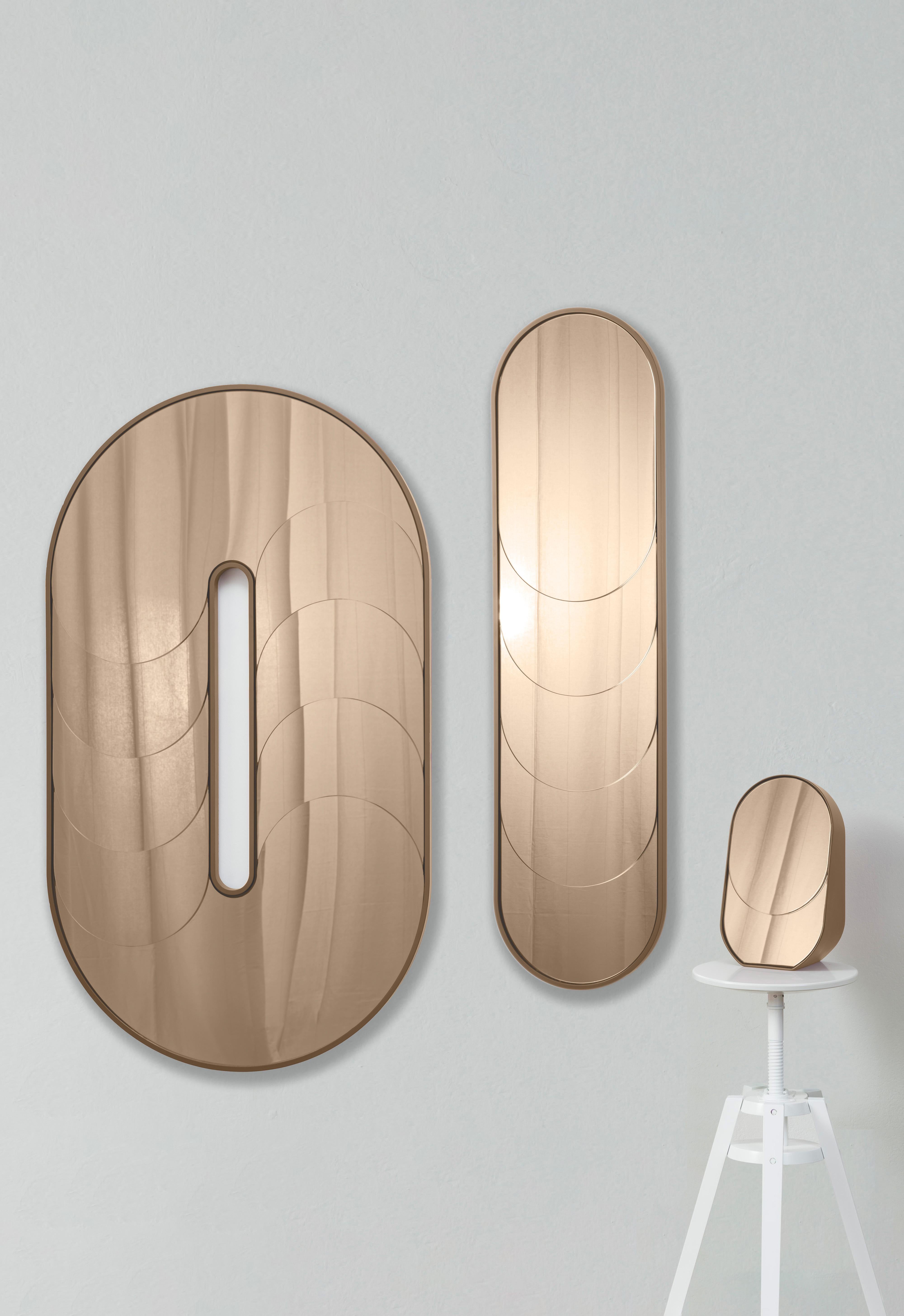 Baggage Claim-M von Muge Kahraman

Champagner

Spiegel aus MDF und getöntem Glas

8