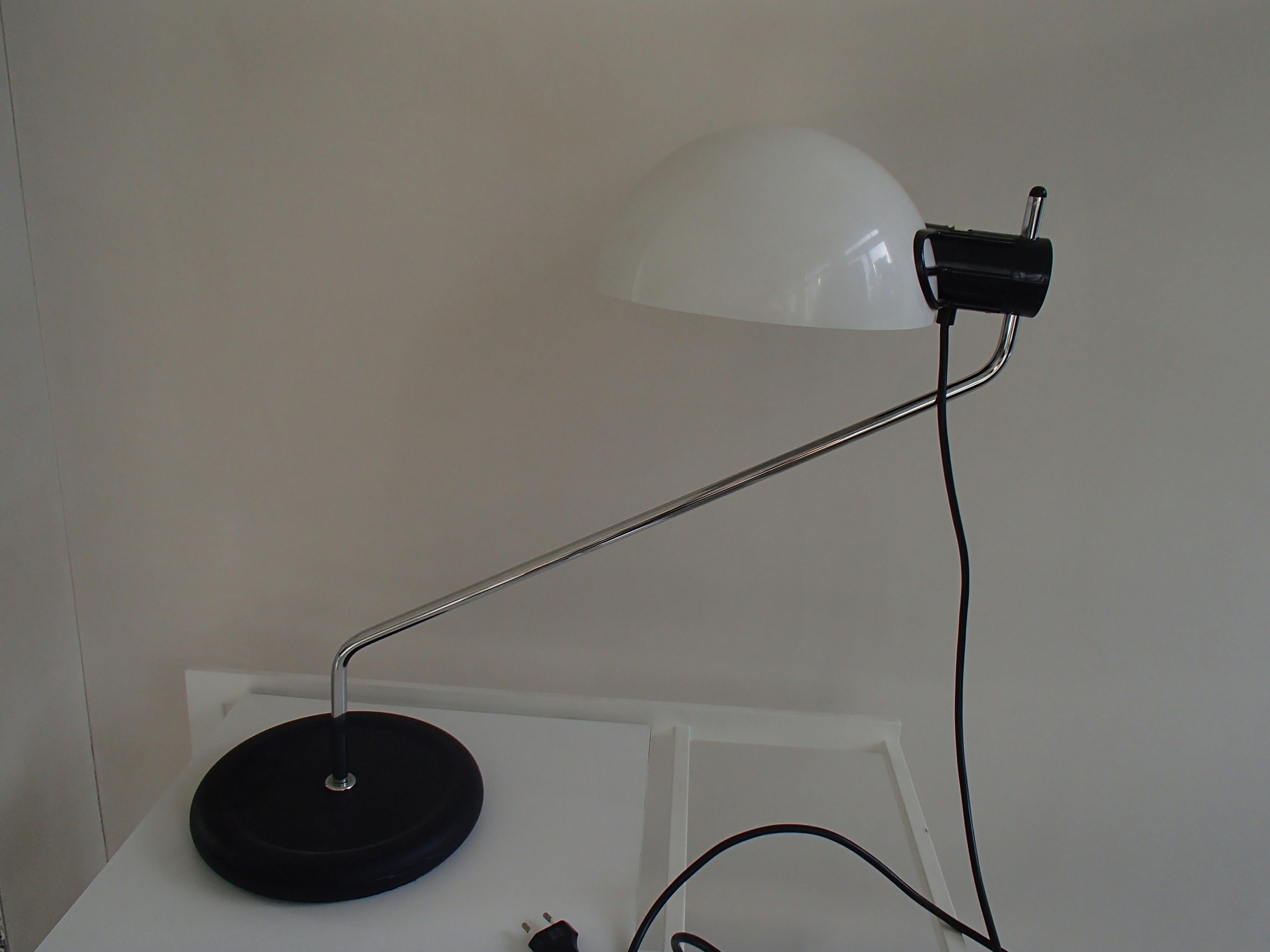 Lampe de bureau moderne Harvey Guzzini de 1976, Modle Libellula en vente 3