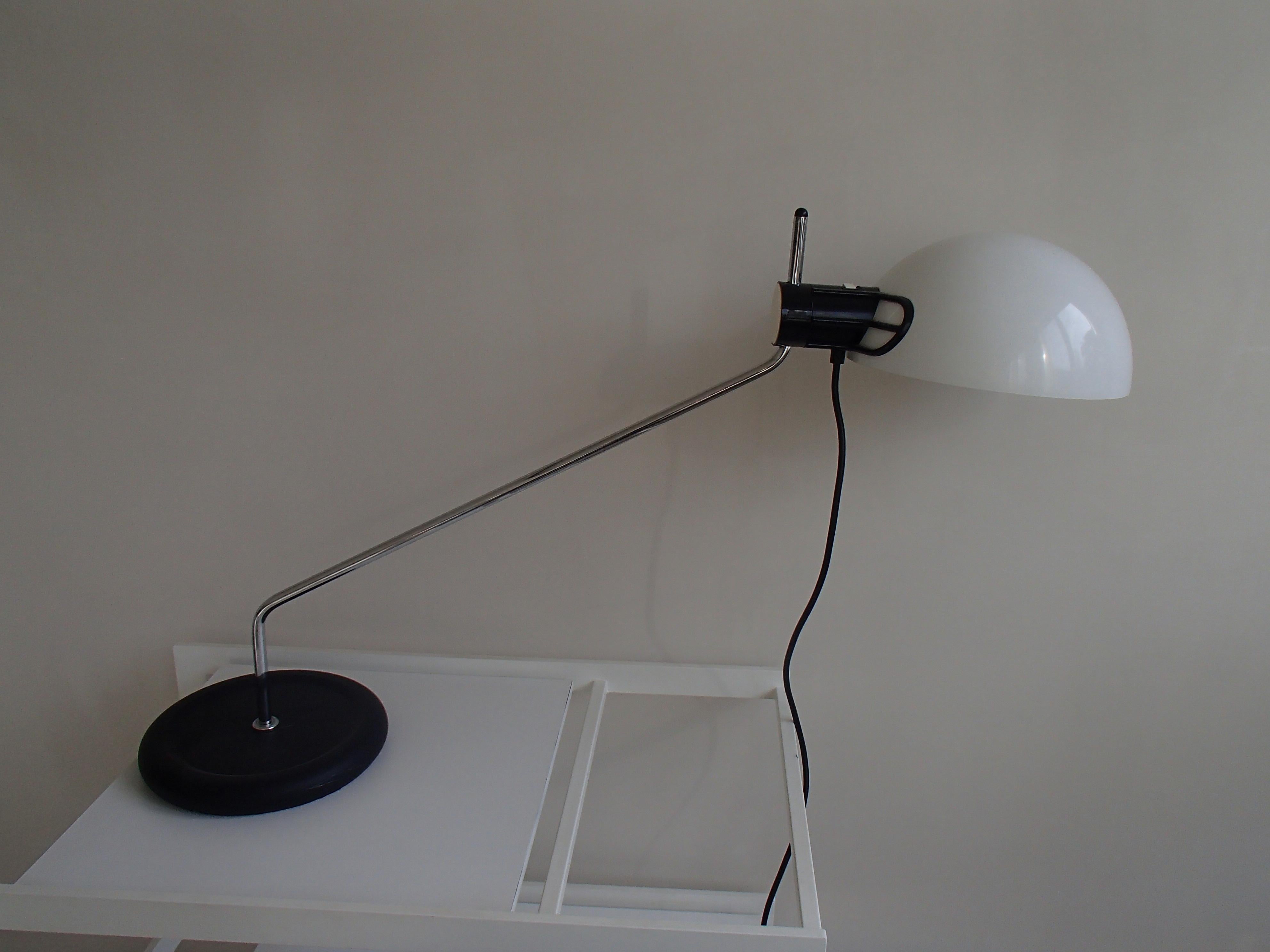 Lampe de table moderne Harvey Guzzini de 1976, modèle libellula.
