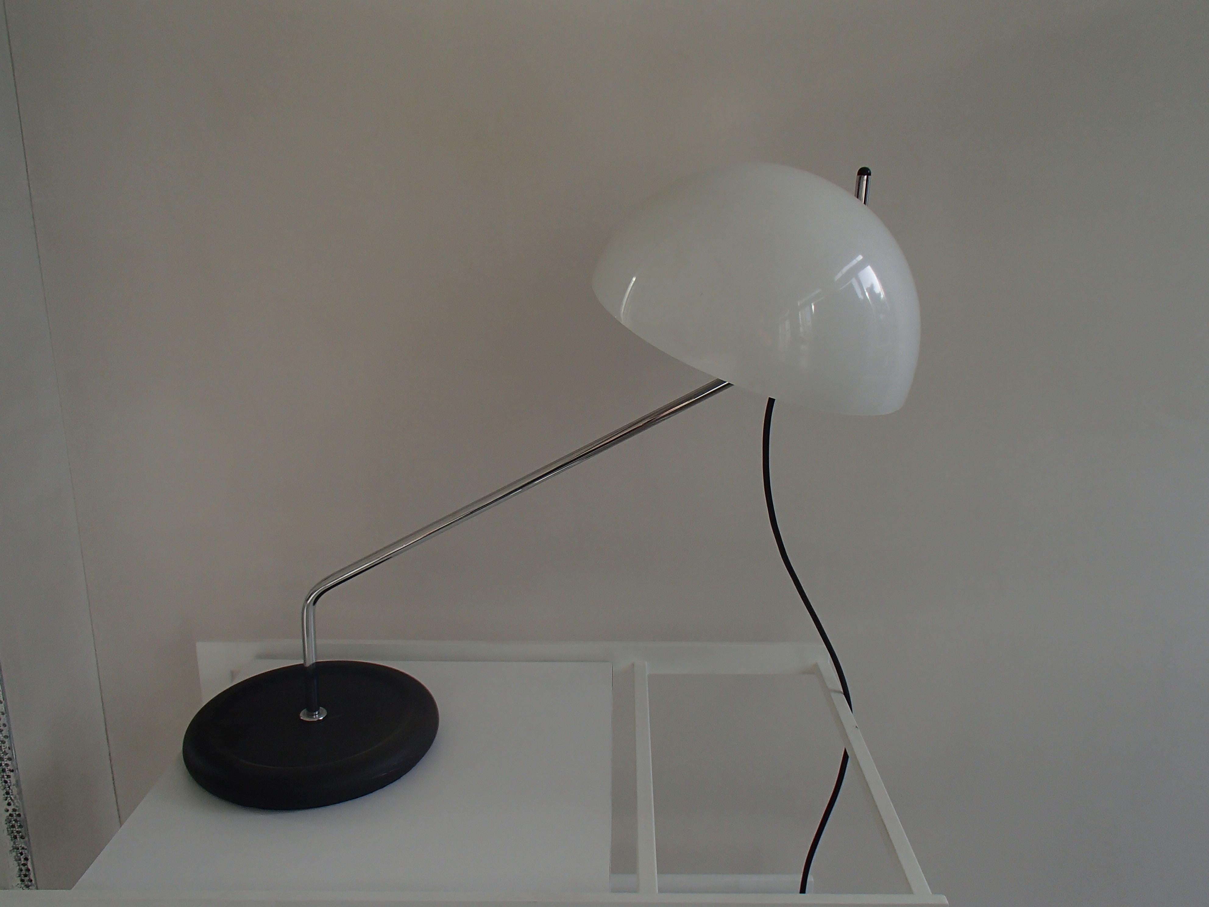 Lampe de bureau moderne Harvey Guzzini de 1976, Modle Libellula en vente 1