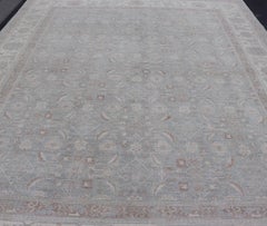 Tappeto moderno in stile Tabriz di Keivan Woven Arts, in delicato azzurro, 11'11 x 14'10