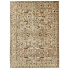 Moderner Teppich im Täbris-Design mit Kamel background von Keivan Woven Arts