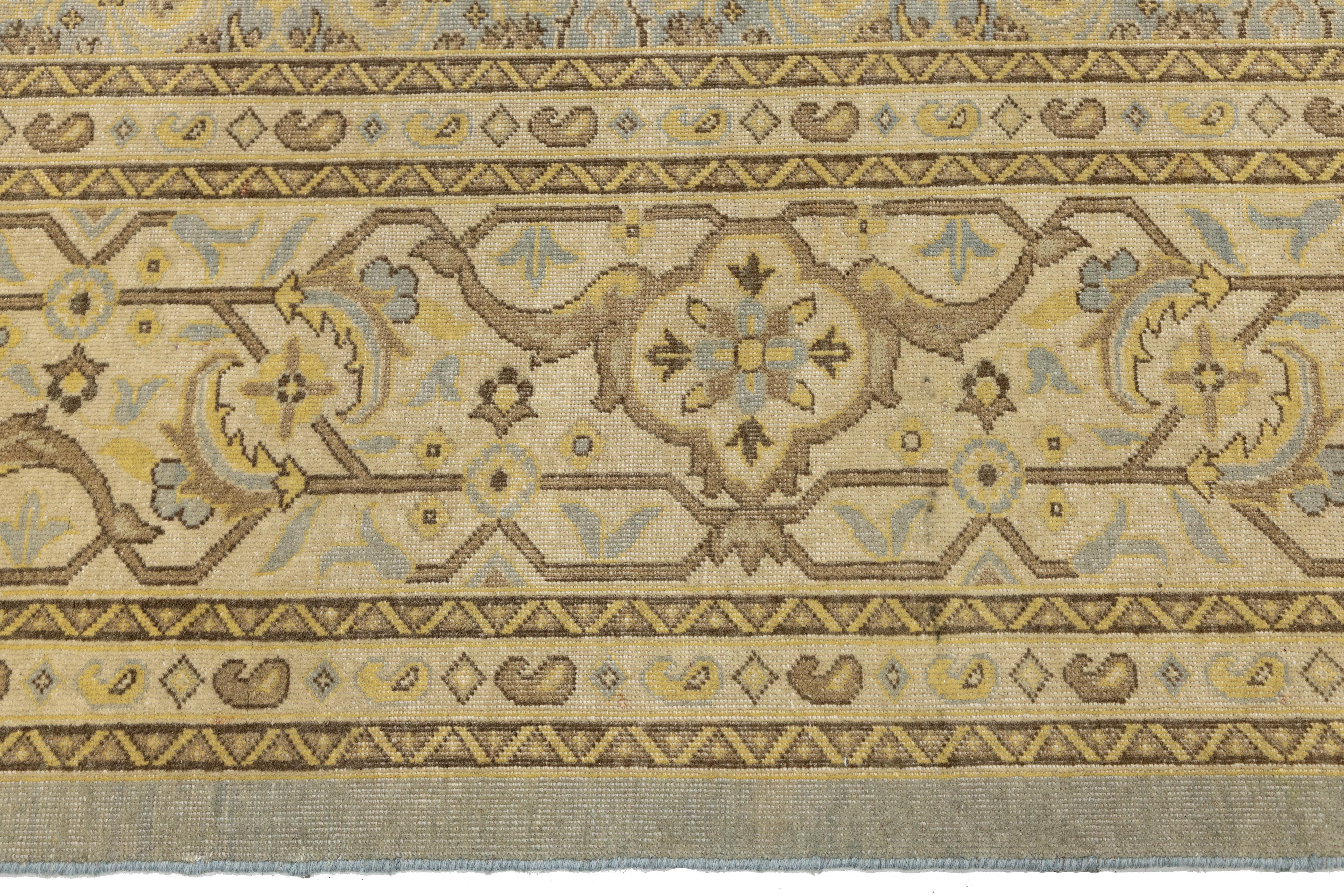 Tappeto moderno in lana Tabriz realizzato a mano in blu pallido in vendita 3