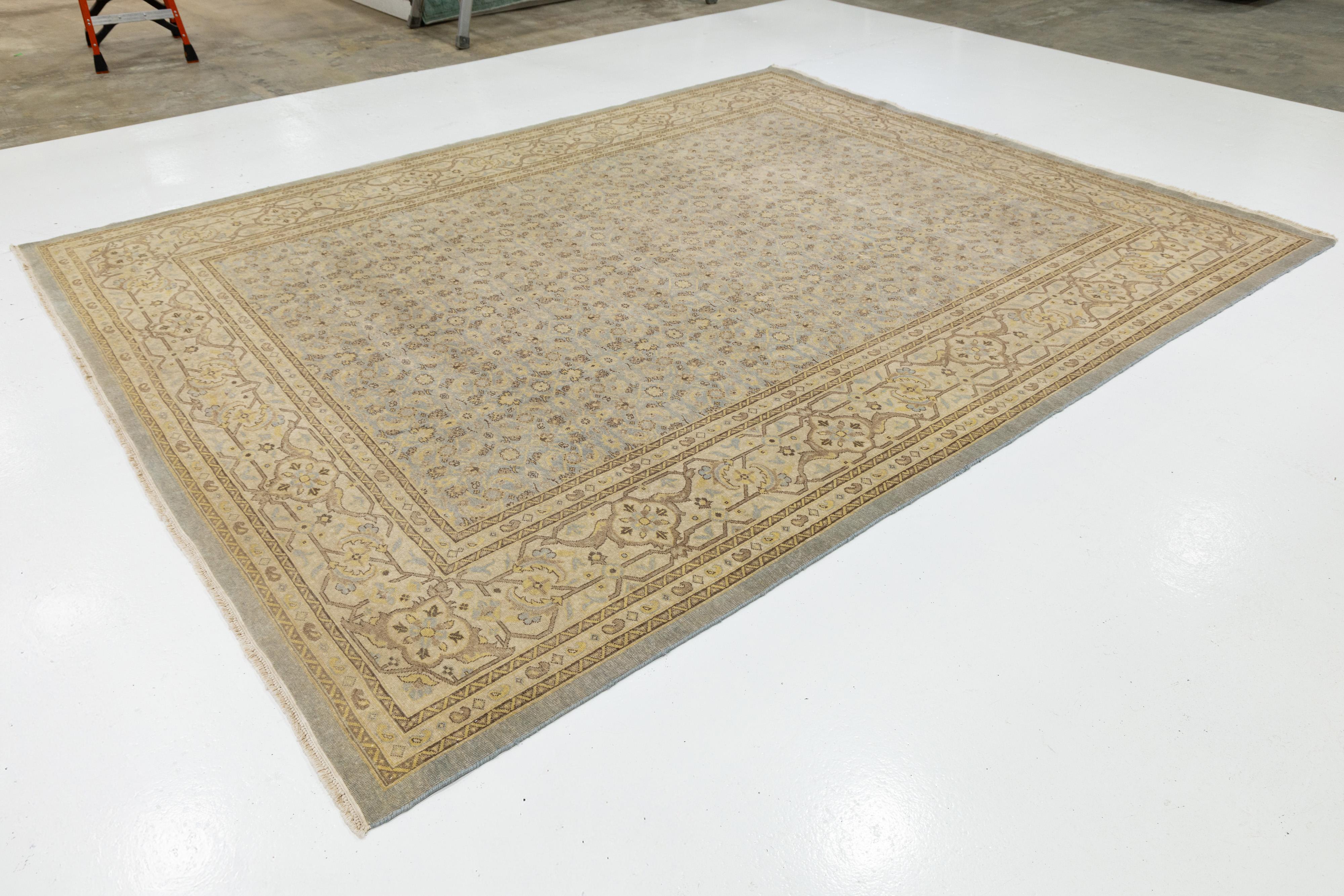 Annodato a mano Tappeto moderno in lana Tabriz realizzato a mano in blu pallido in vendita