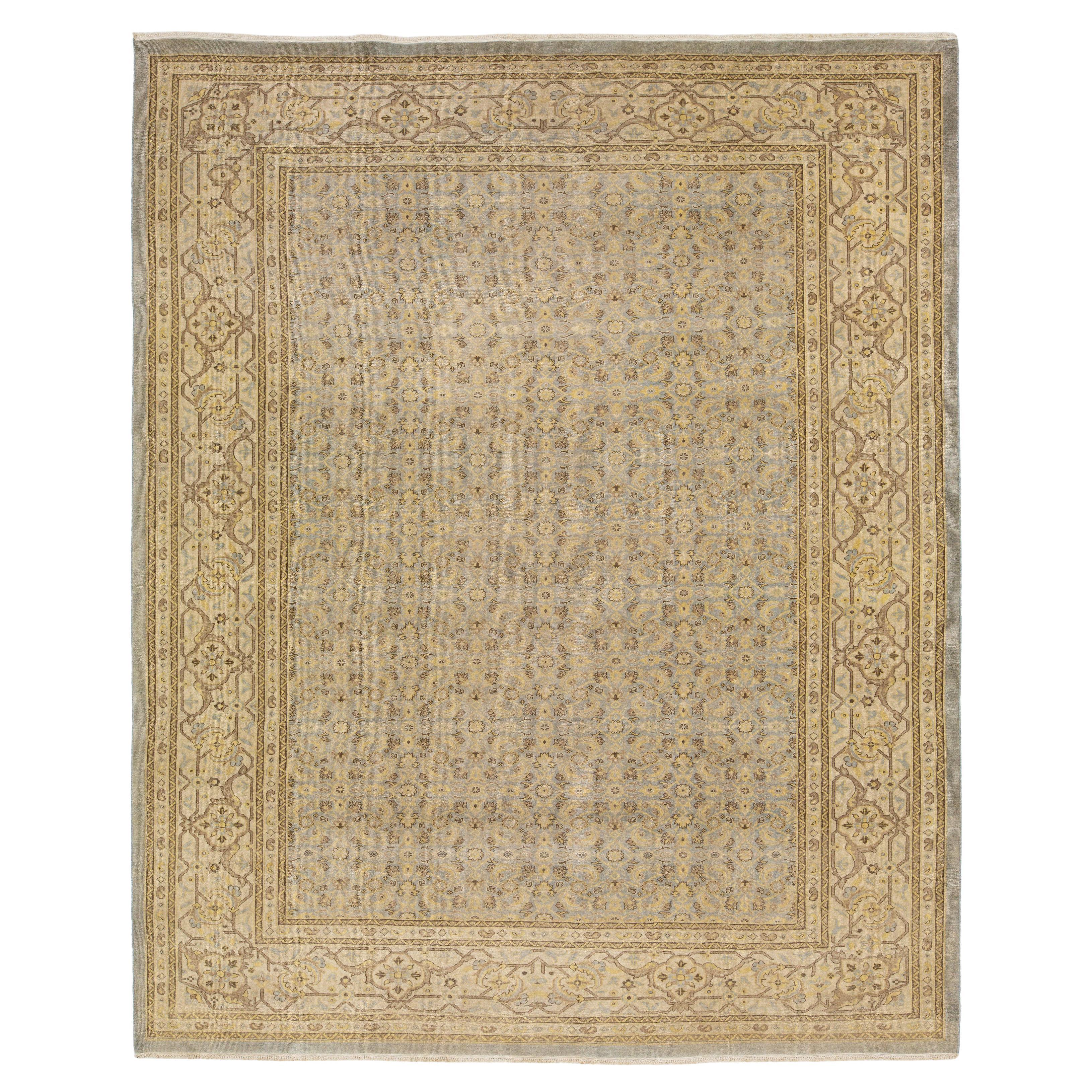 Moderner Wollteppich mit Tabriz-Design, handgefertigt in Hellblau