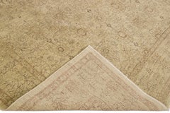 Moderner persischer handgefertigter Täbris-Wollteppich mit Blumenmuster in Beige