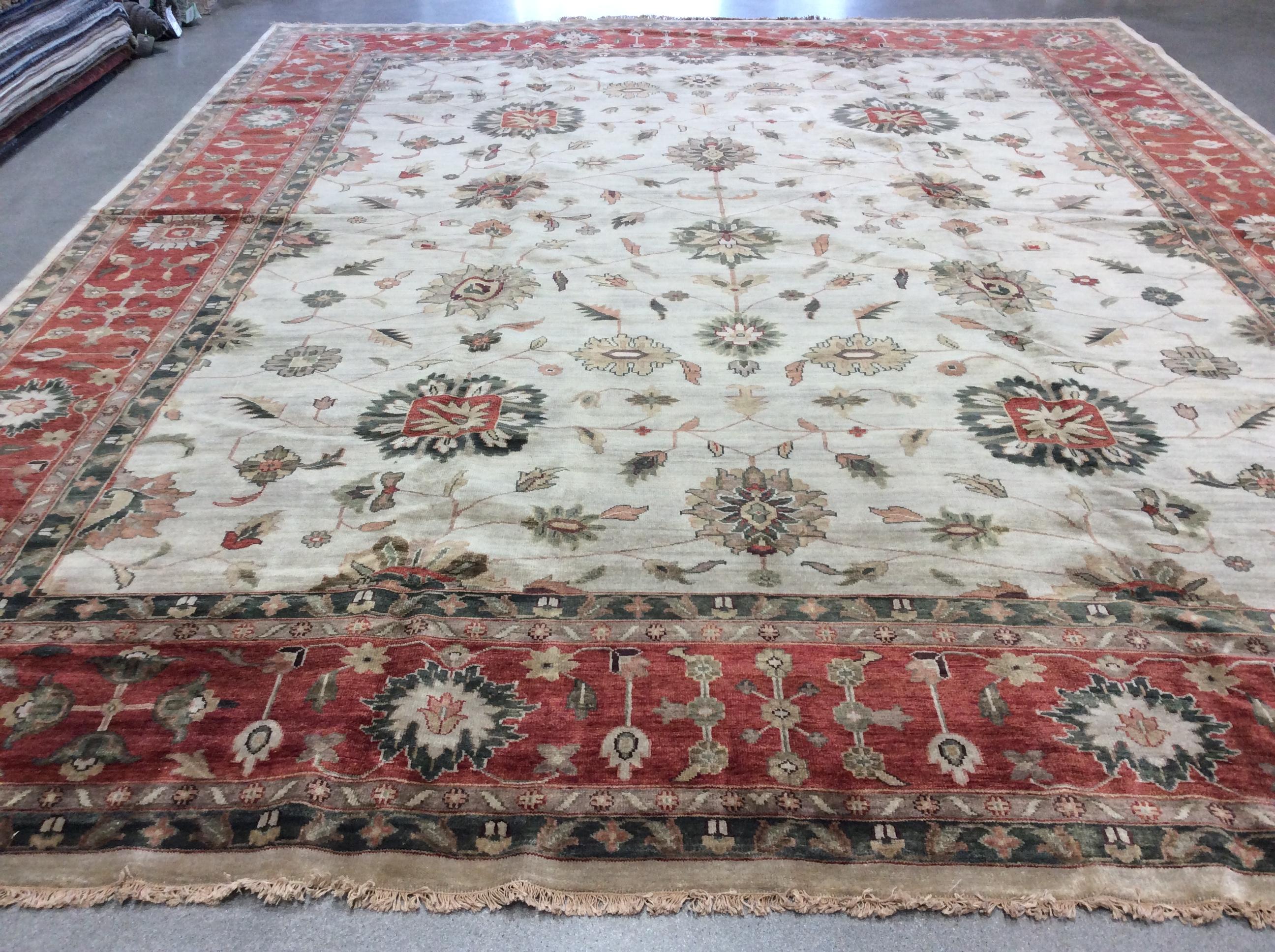 Tabriz-Teppich im modernen Stil (Indisch) im Angebot