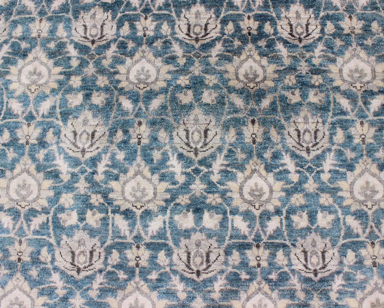 Tabriz-Teppich aus Wolle mit All-Over-Design von Keivan Woven Arts (Indisch) im Angebot