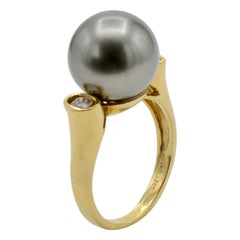 Modern Tahiti Grey 13 Millimeter Pearl, Diamond and 18 Karat Yellow Gold Ring