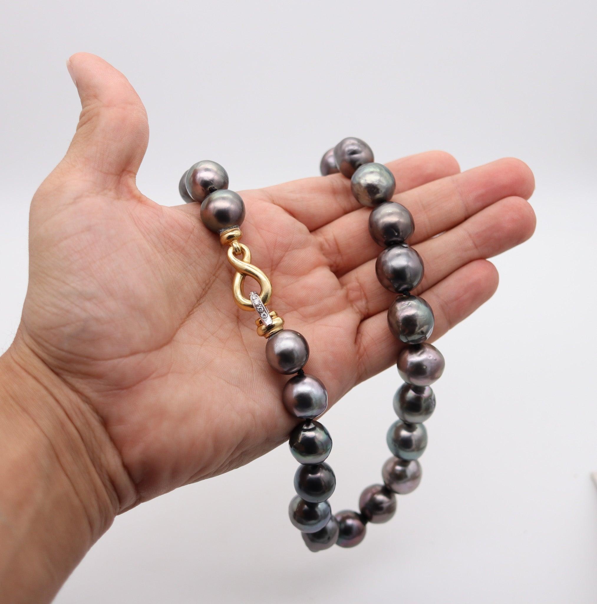 Women's MODERN Tahitian Black-Gray Pearls Necklace In 18Kt Gold With VS Diamonds