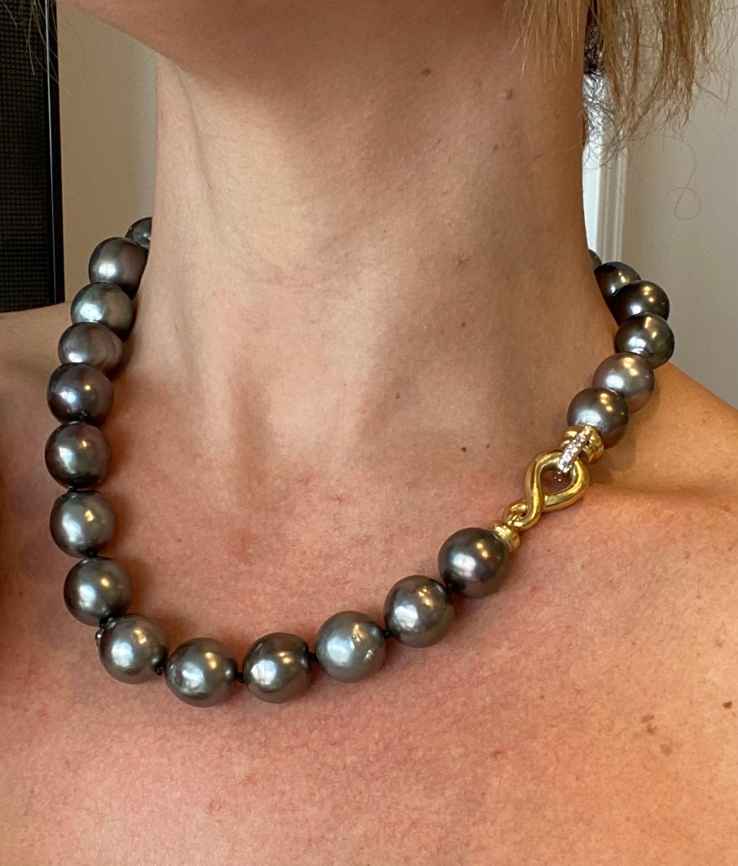 MODERN Tahitian Black-Gray Pearls Necklace In 18Kt Gold With VS Diamonds 3