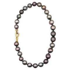 MODERN Tahitian Black-Gray Pearls Necklace In 18Kt Gold With VS Diamonds
