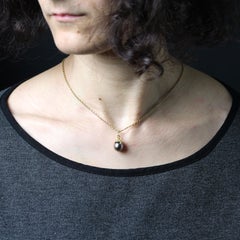 Modern Tahitian Pearl 18 Karat Yellow Gold Pendant