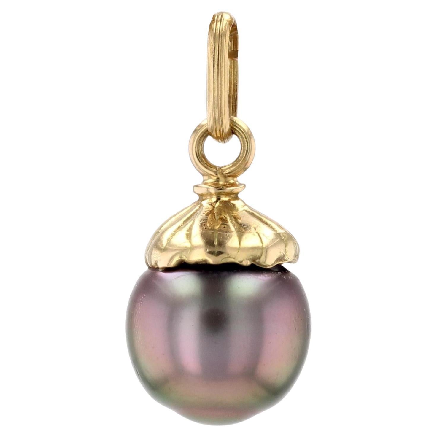 Modern Tahitian Pearl 18 Karat Yellow Gold Pendant
