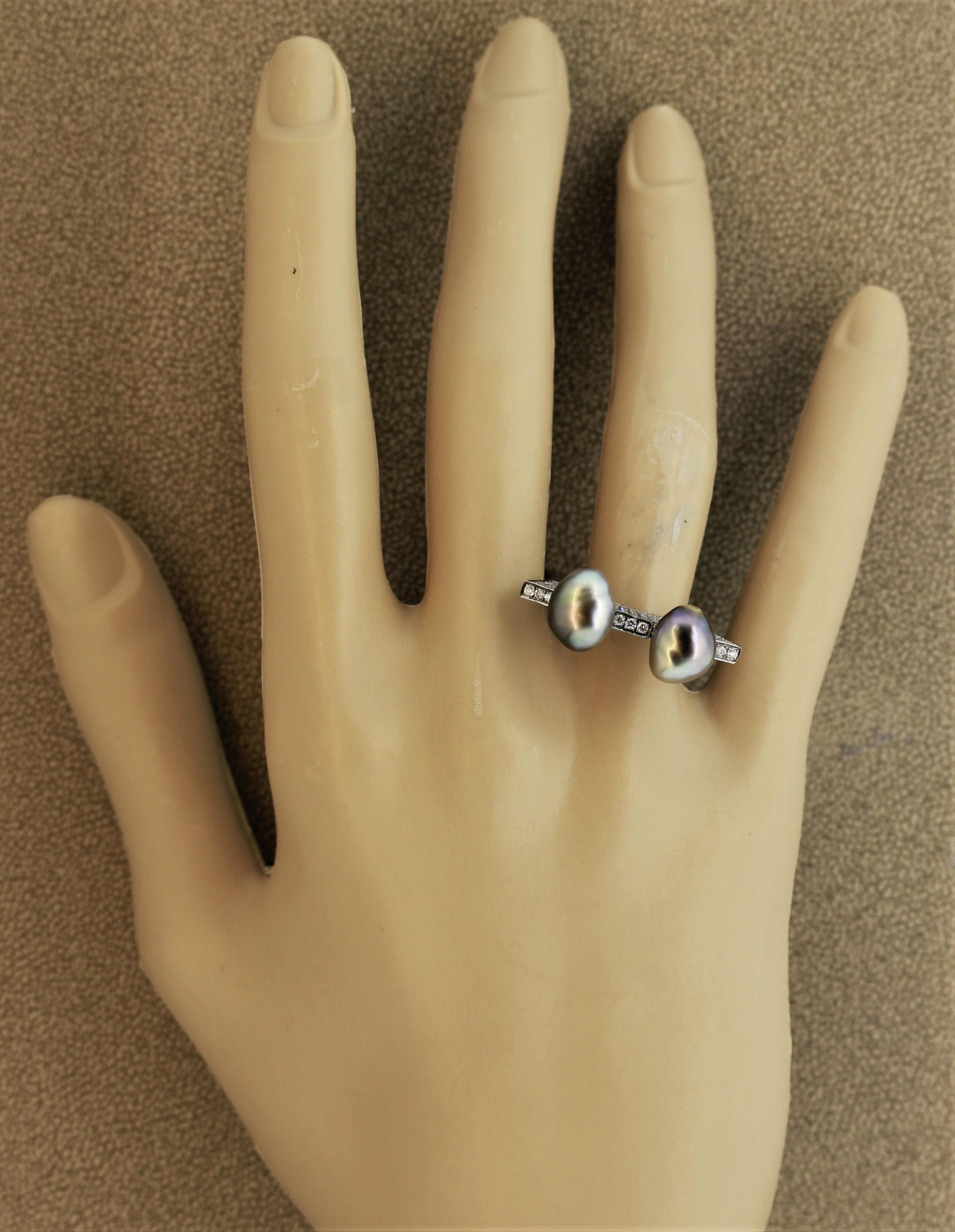 Moderner Tahiti-Perlen-Diamant-Goldring mit schlanker Scheibenschliff im Angebot 4