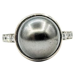 Modern Tahitian Pearl 
Diamond Ring in 18k white gold