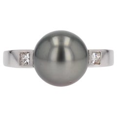 Modern Tahitian Pearl Diamonds 18 Karat White Gold Ring