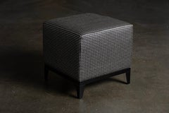 Pouf ottoman « Modern Talasnal » haute couture, fabriqué à la main au Portugal par Greenapple