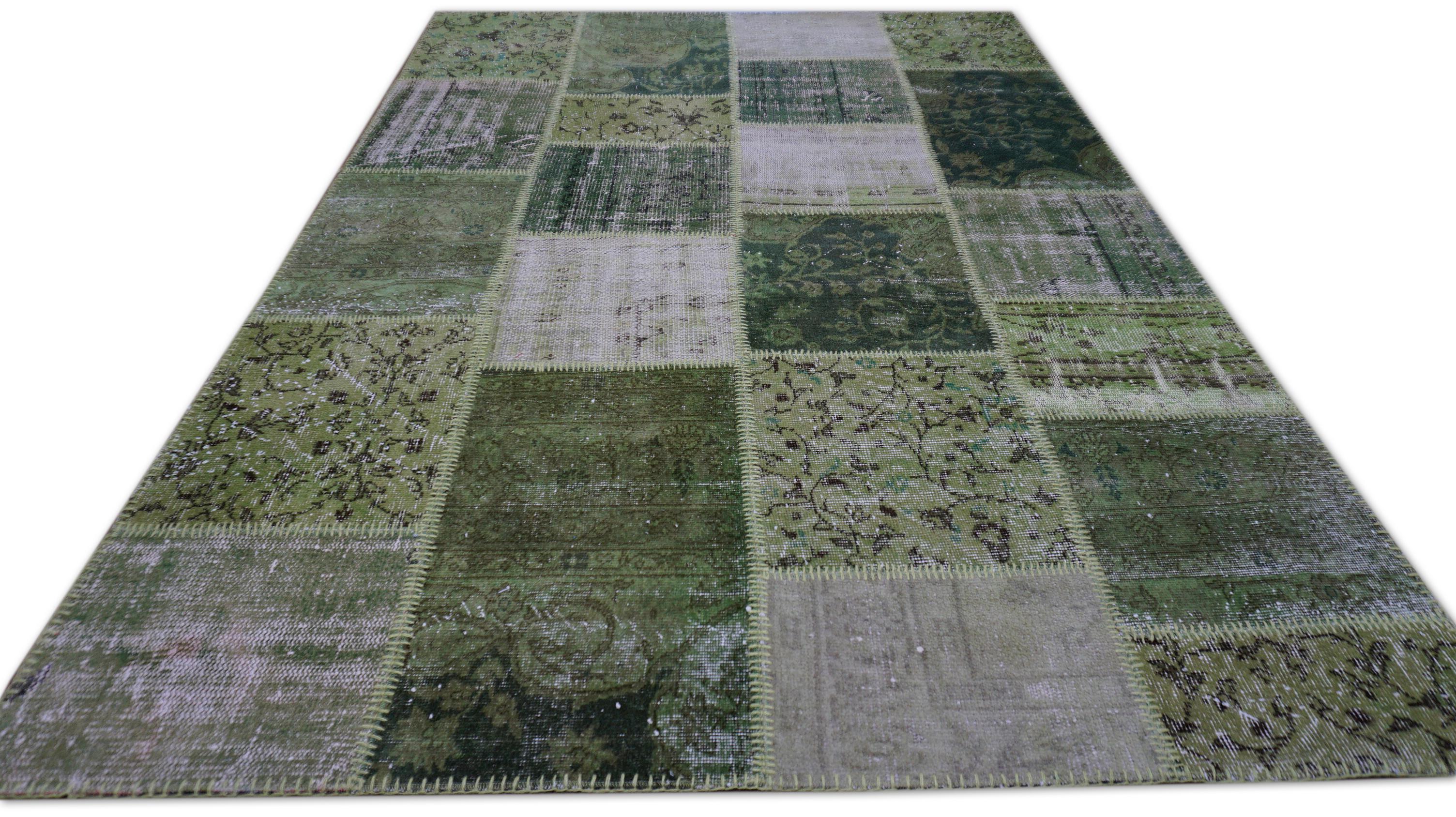 Turc Tapisserie moderne de tapisserie de laine verte patchwork 5'7''x7'11'' en vente
