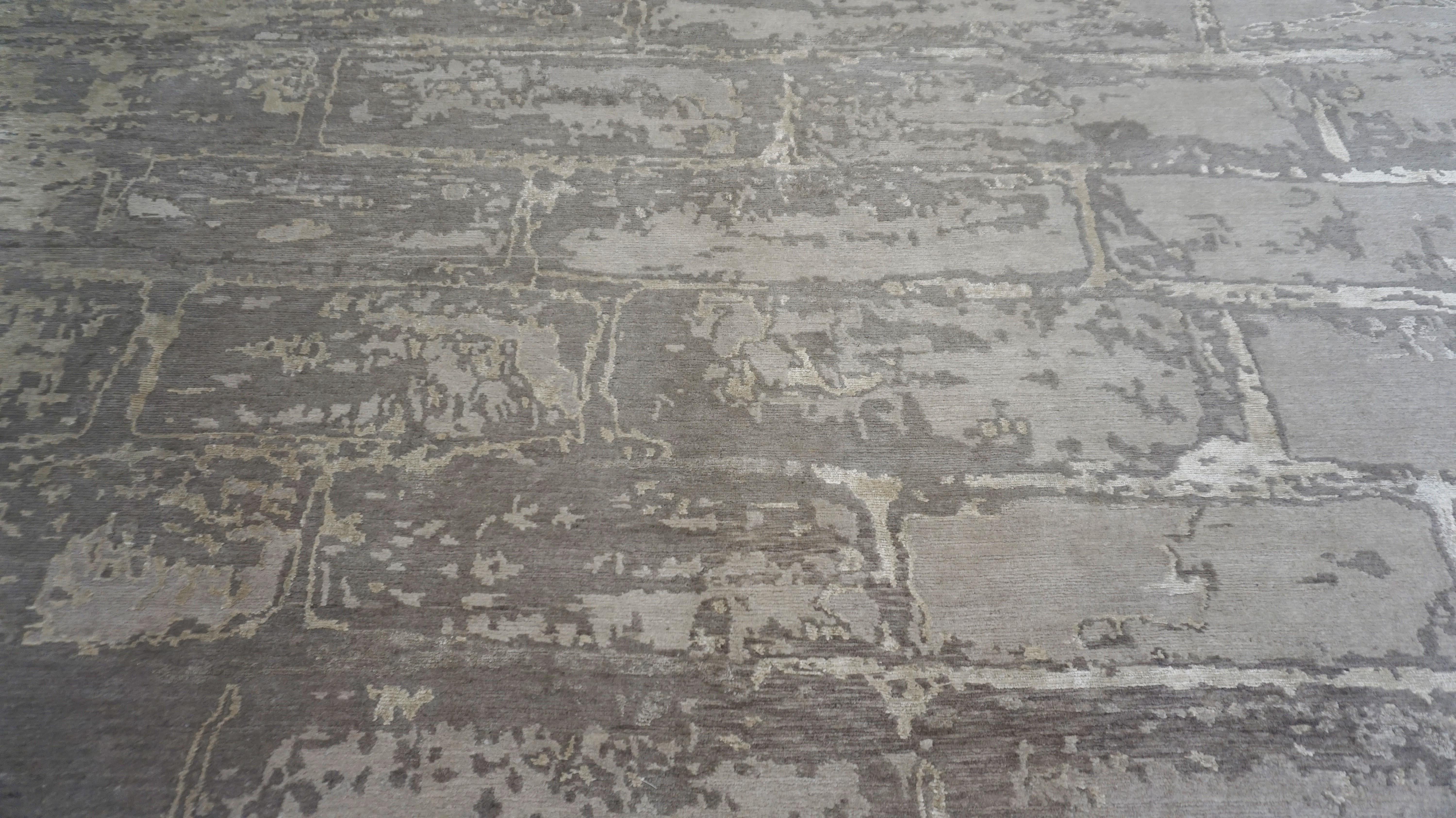 Asian Modern Taupe Gray Brick Motif Wool and Silk Rug 8'11''x11'10'' For Sale