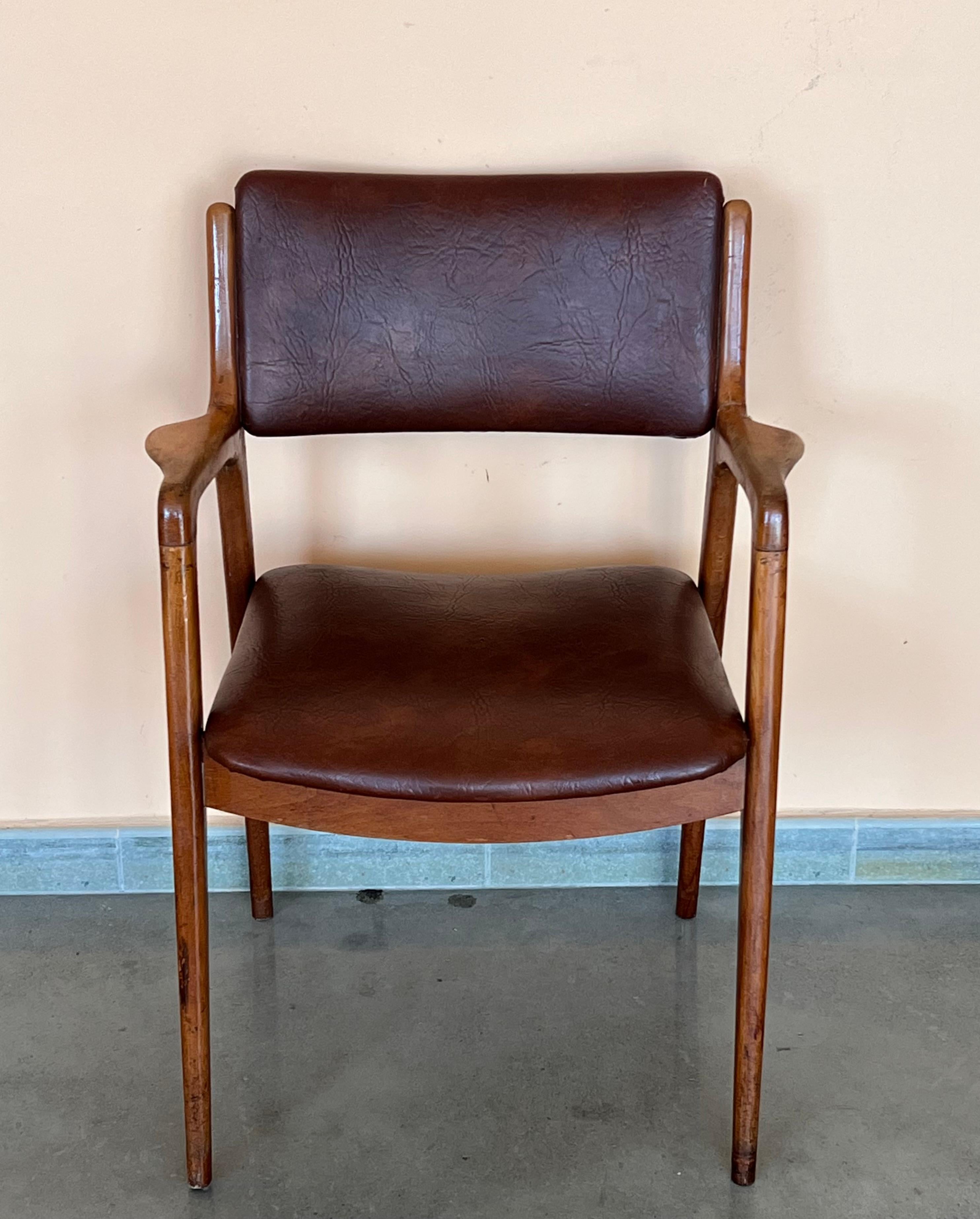 Modern Teak and Brown leather armchairs in Erik Buch Style In Good Condition For Sale In Miami, FL