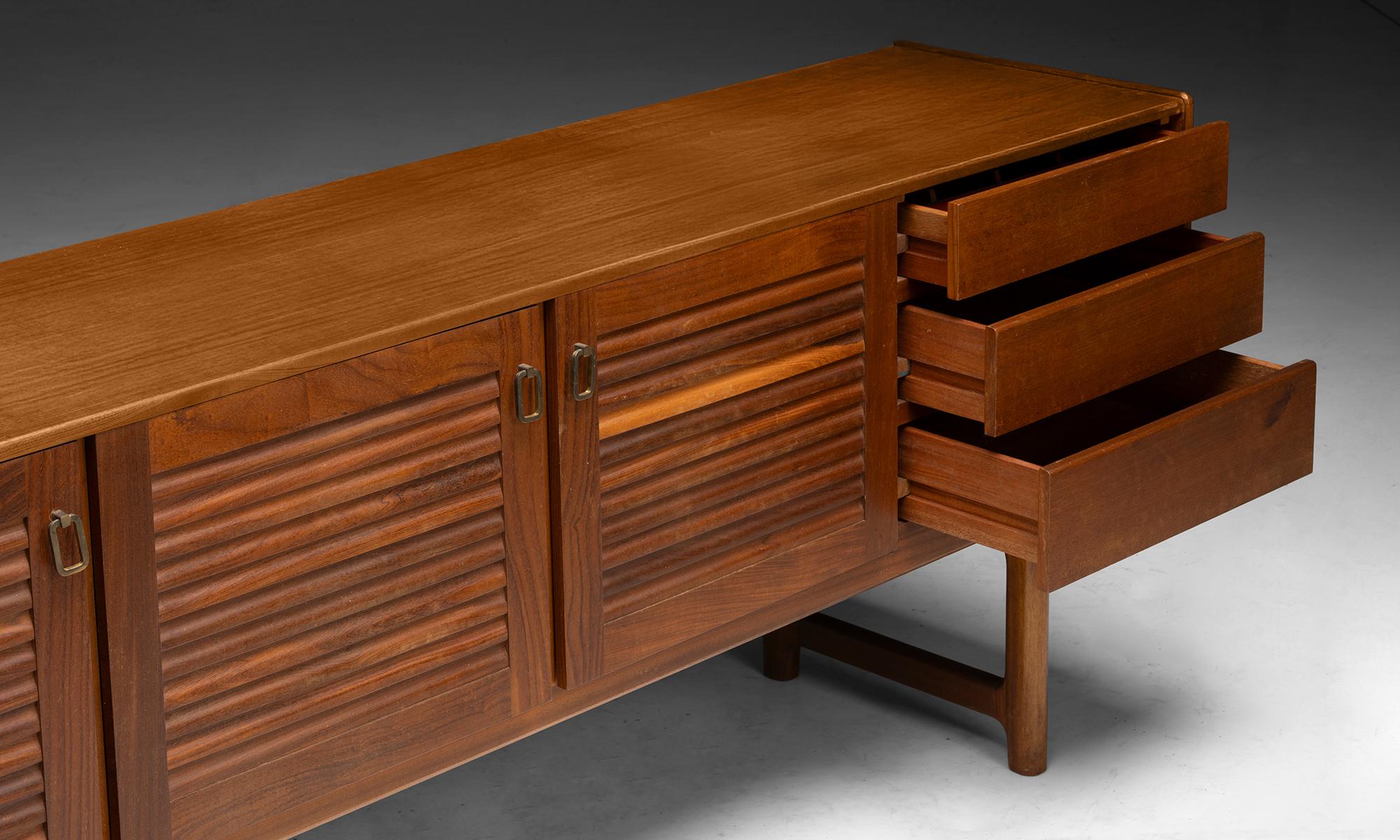 Credenza moderna de teca, Inglaterra circa 1950 en venta 2