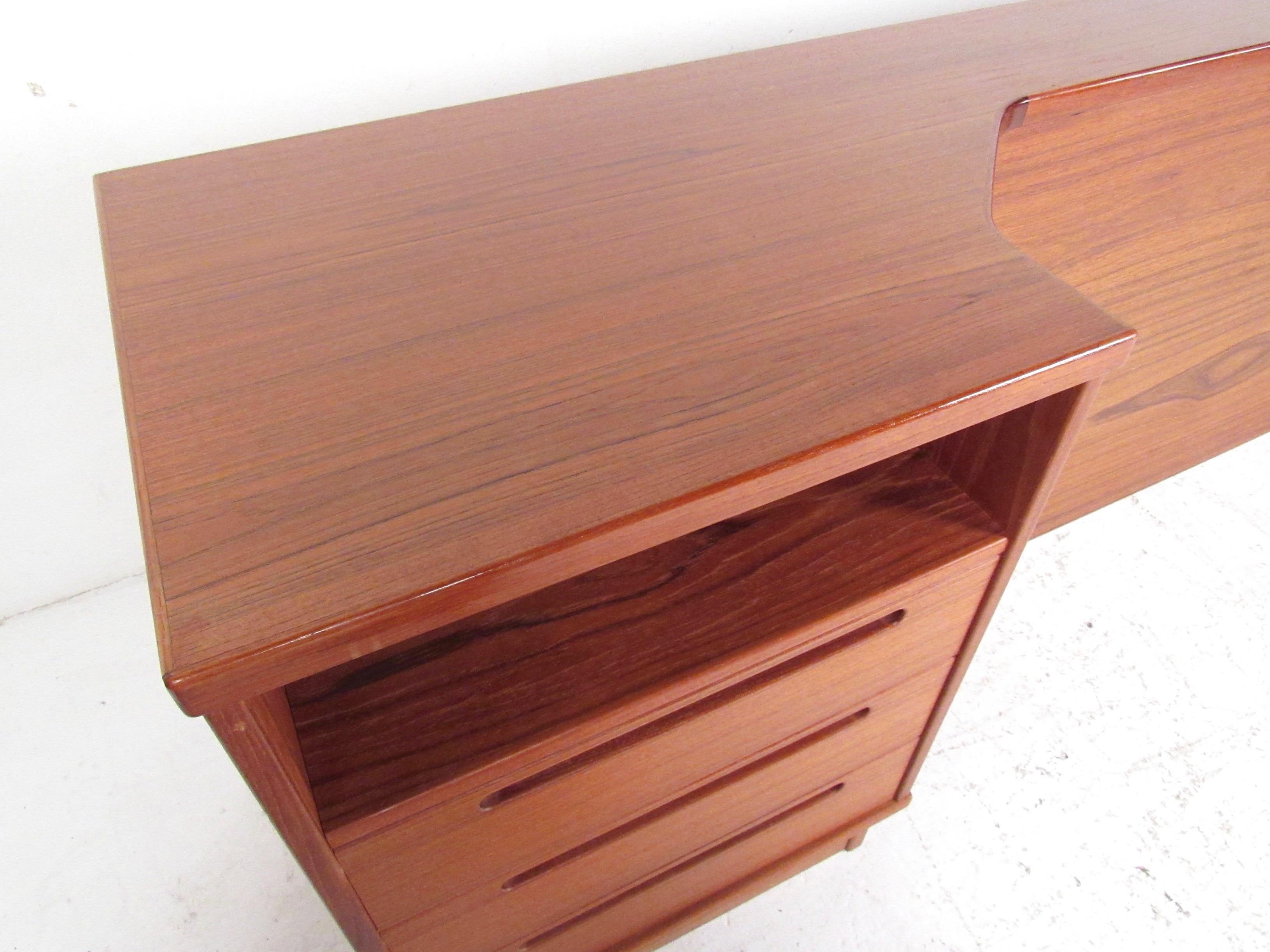 Modern Teak Queen Size Headboard with Nightstands 4