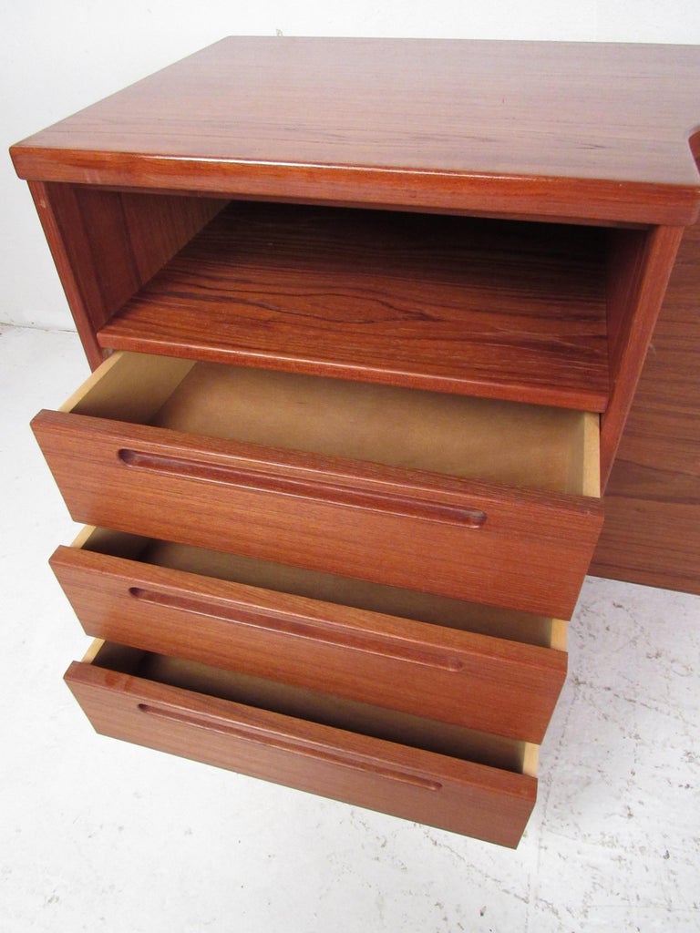 Modern Teak Queen Size Headboard with Nightstands at 1stDibs