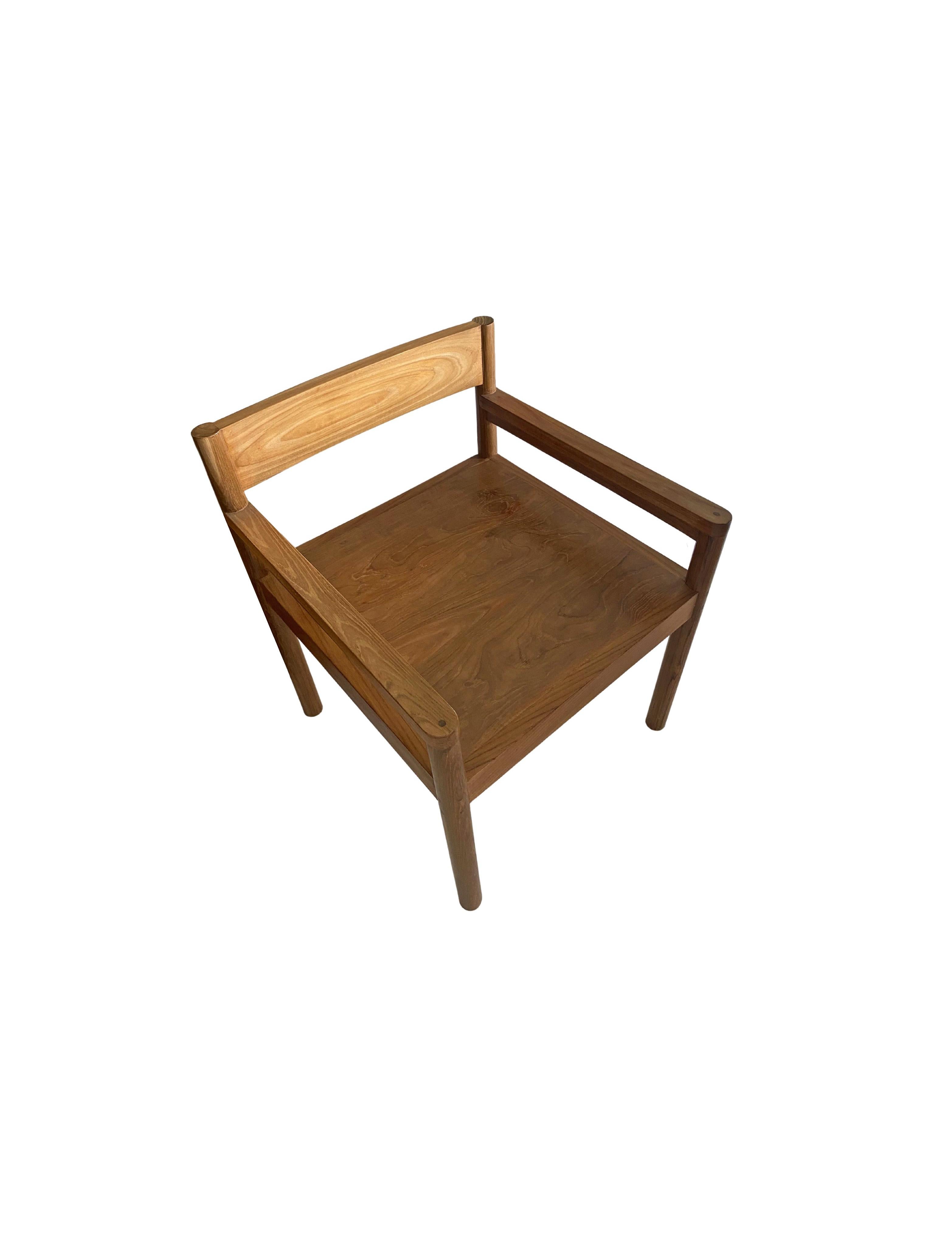 Modern Teak Wood Chair With stunning Wood Pattern Detailing In New Condition In Jimbaran, Bali