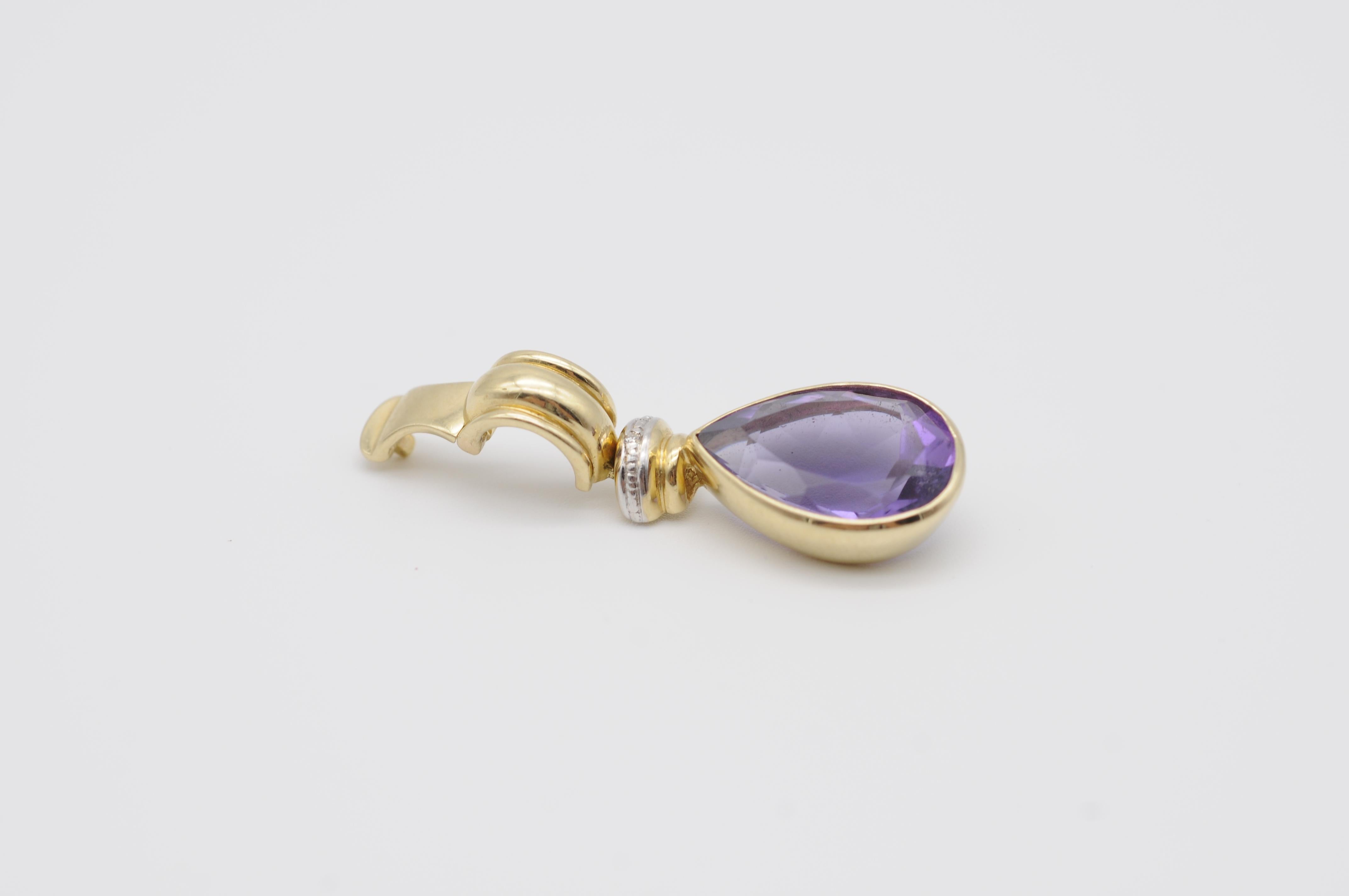 Modern Teardrop Shaped Amethyst Pendant, 14k Yellow Gold For Sale 7