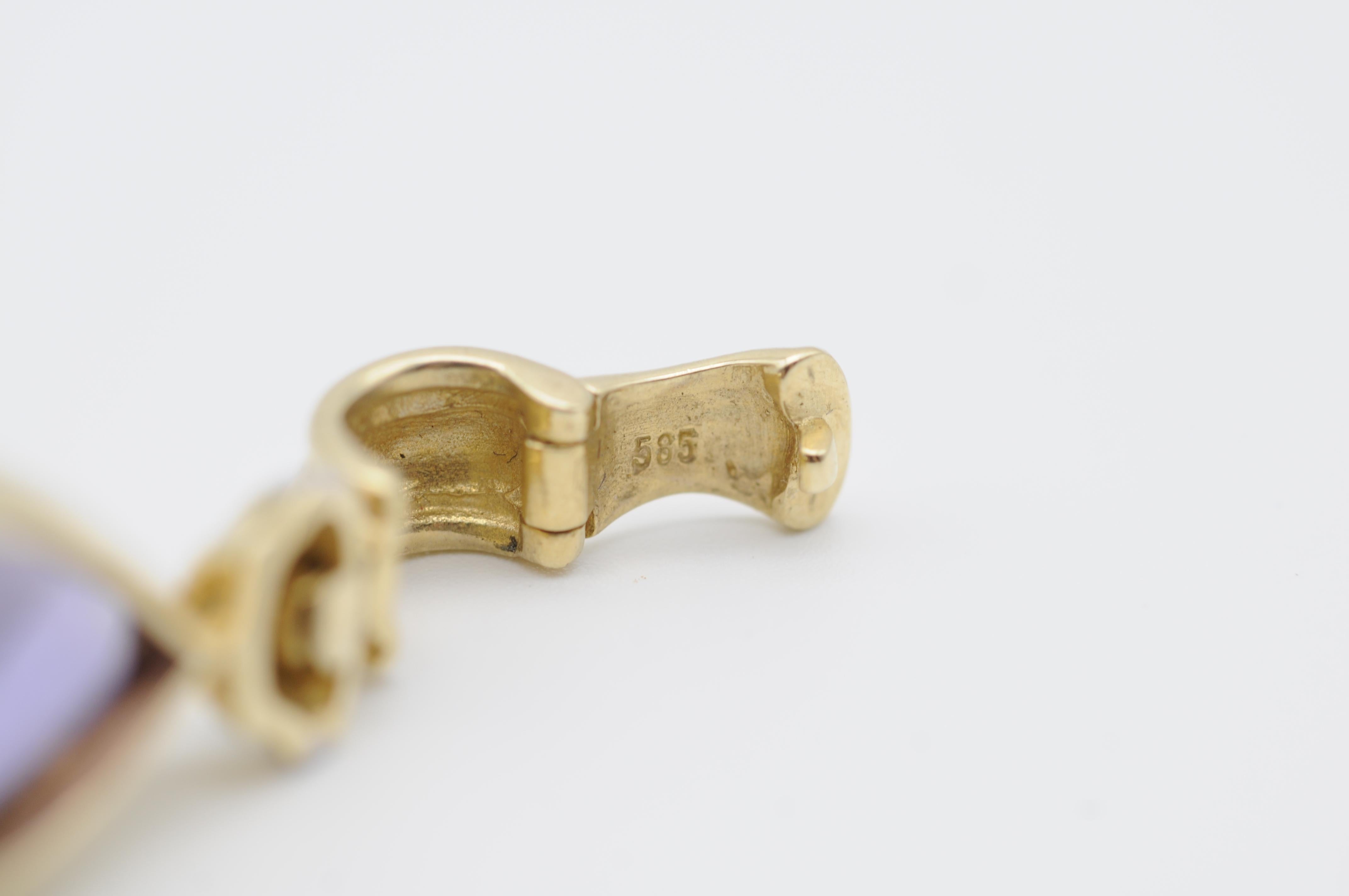 Modern Teardrop Shaped Amethyst Pendant, 14k Yellow Gold For Sale 8