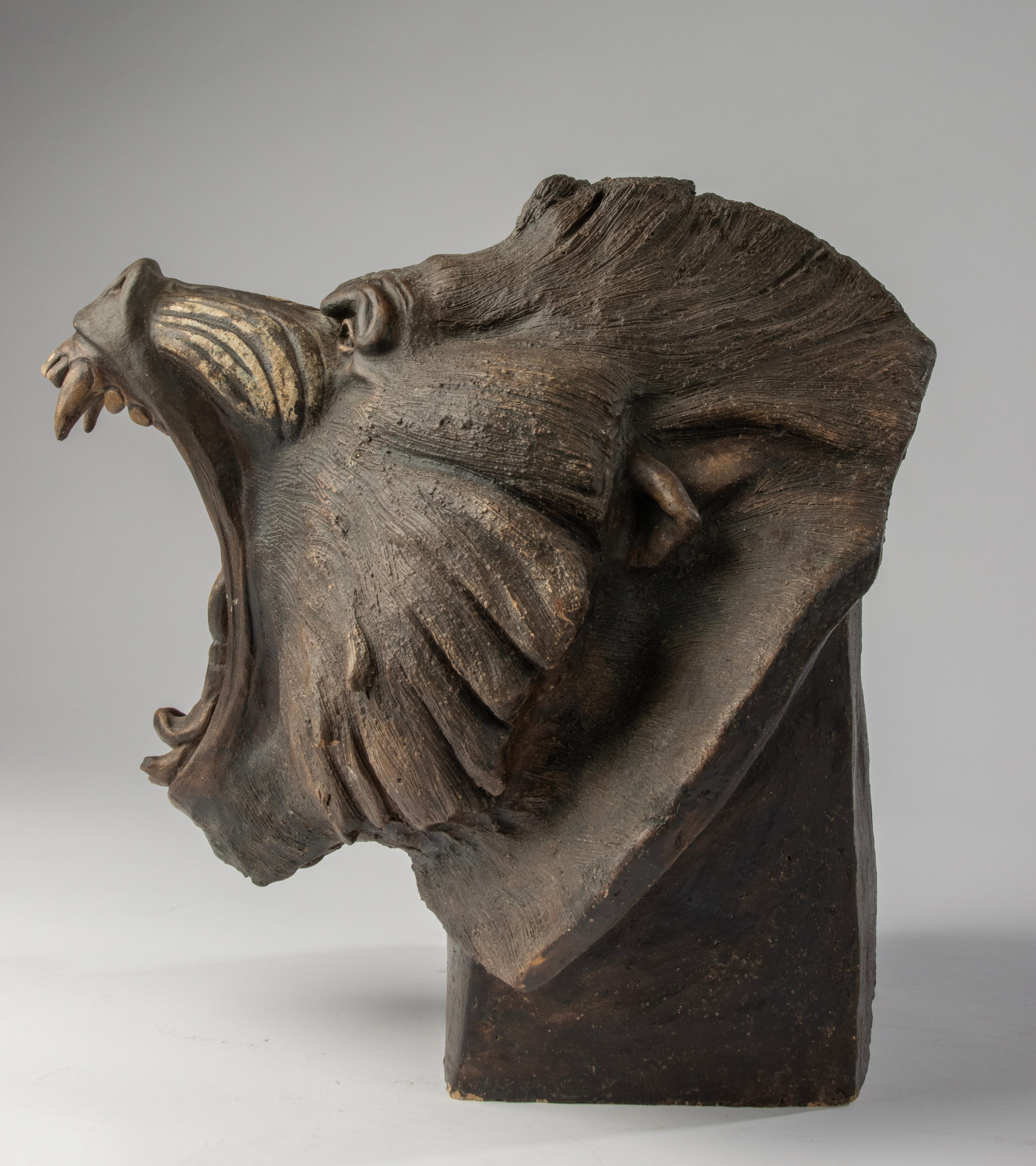 Modern Terracotta Sculpture of a Roaring Baboon – Chen M. For Sale 11