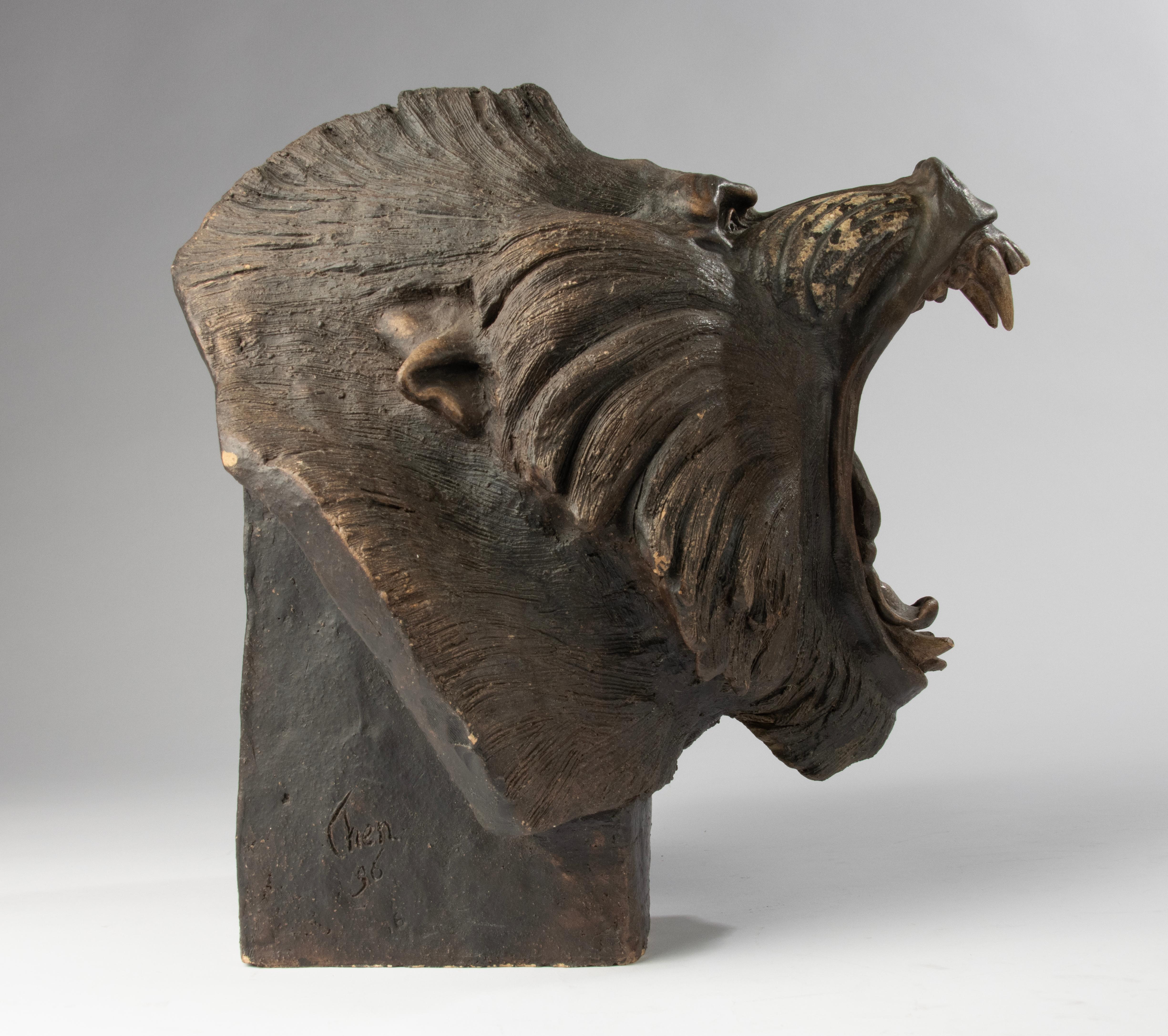 Modern Terracotta Sculpture of a Roaring Baboon – Chen M. For Sale 2