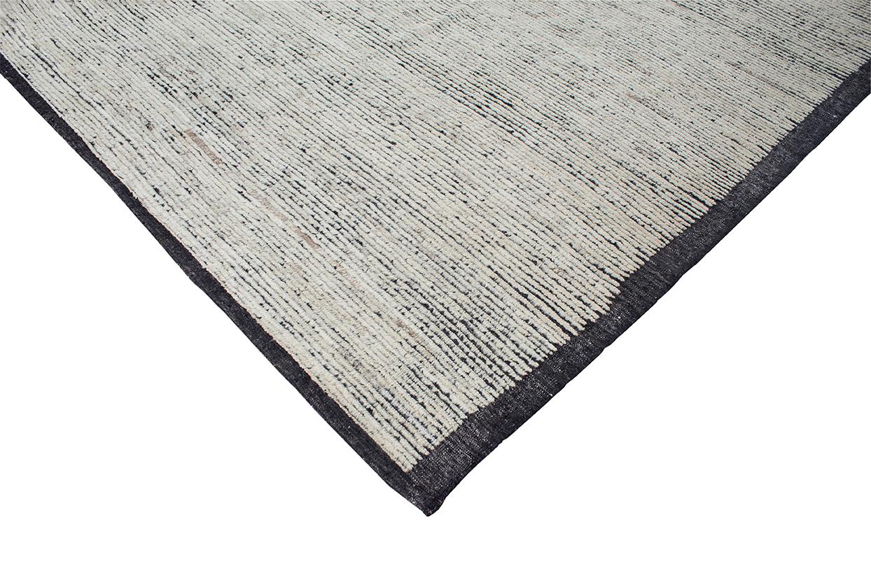Modern Textural African Wool Rug In New Condition For Sale In New York, NY