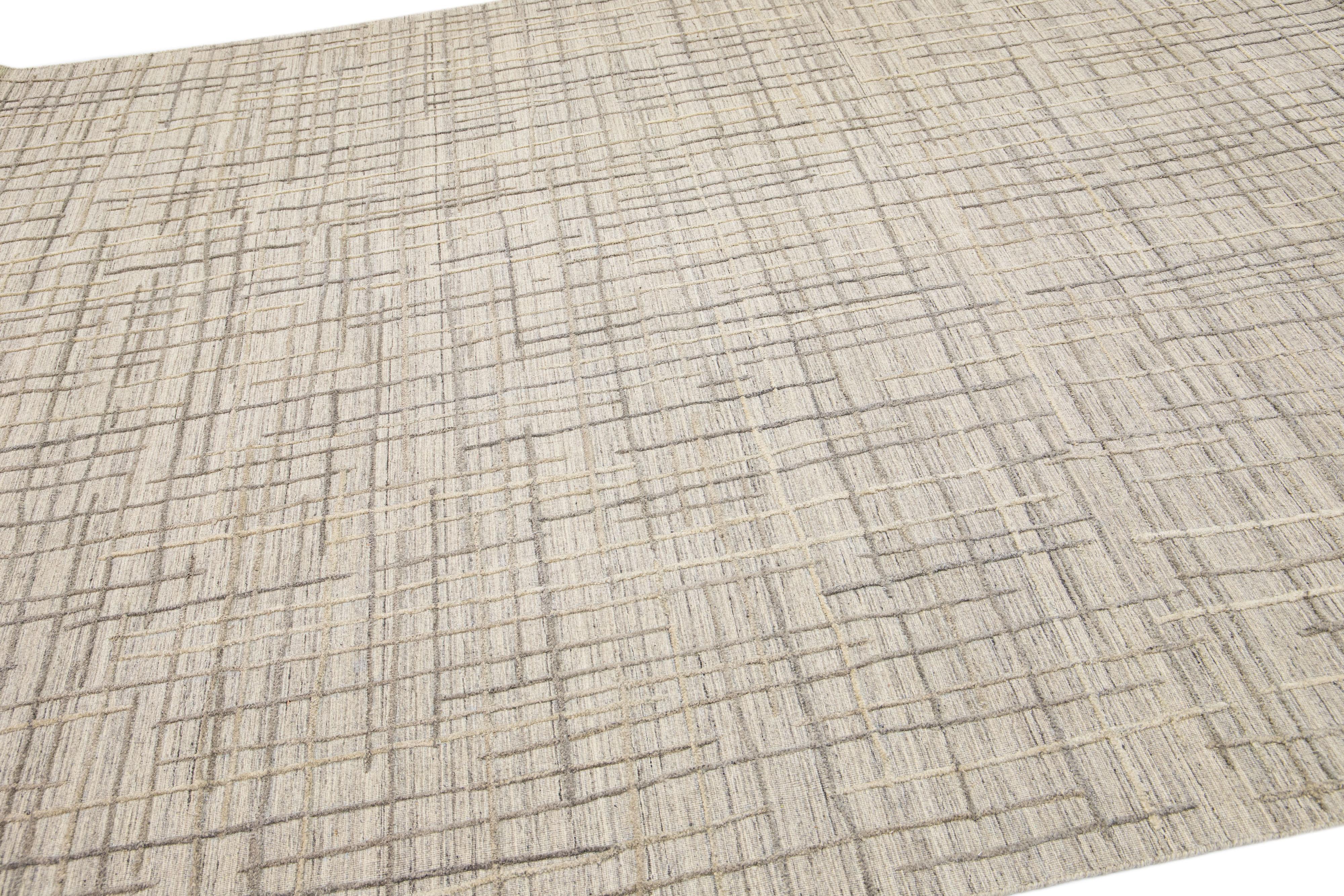 Pakistani Modern Texture Handmade Abstract Beige & Gray Wool Rug For Sale