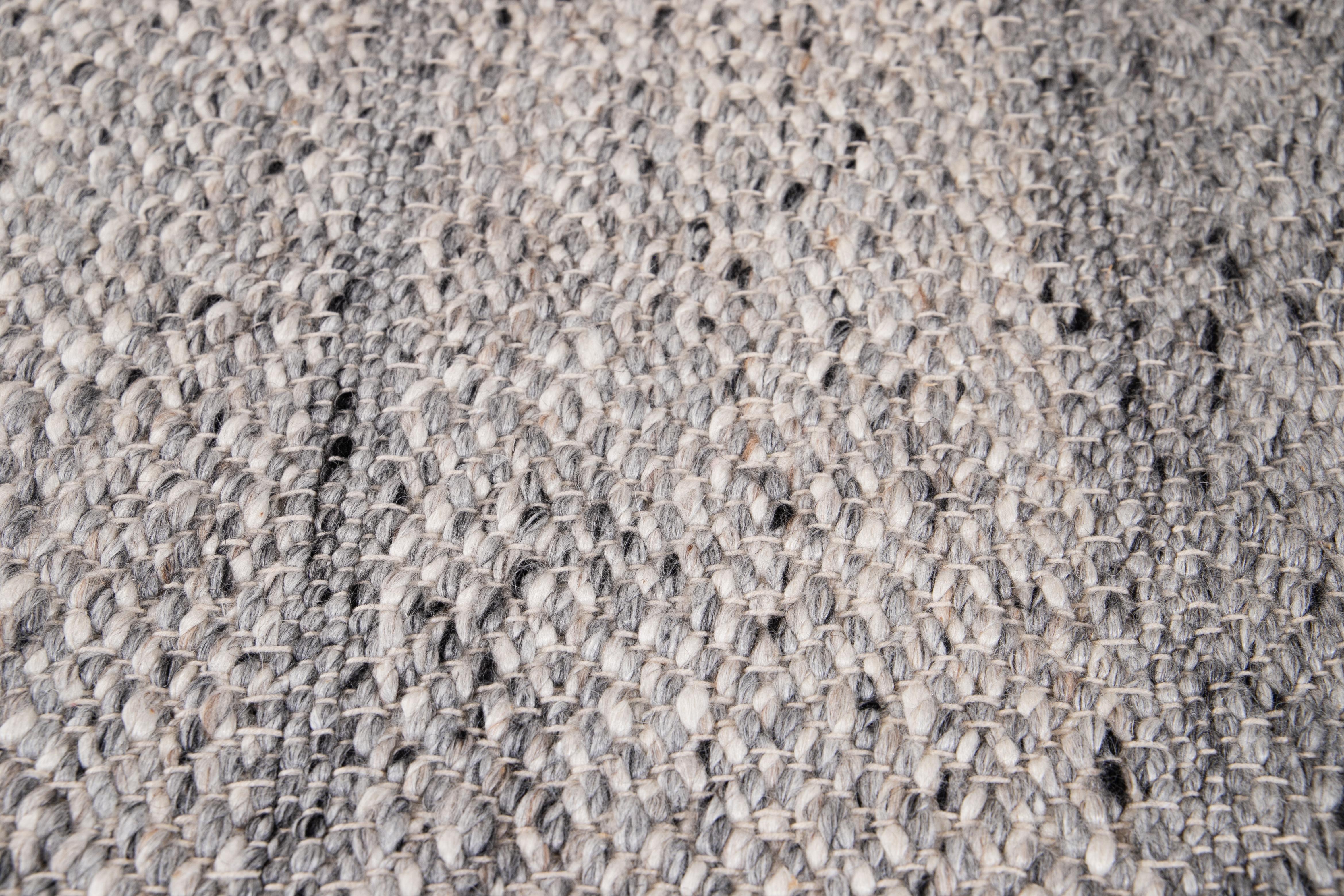 Modern Texture Handmade Beige & Gray Custom Wool Rug im Zustand „Neu“ im Angebot in Norwalk, CT