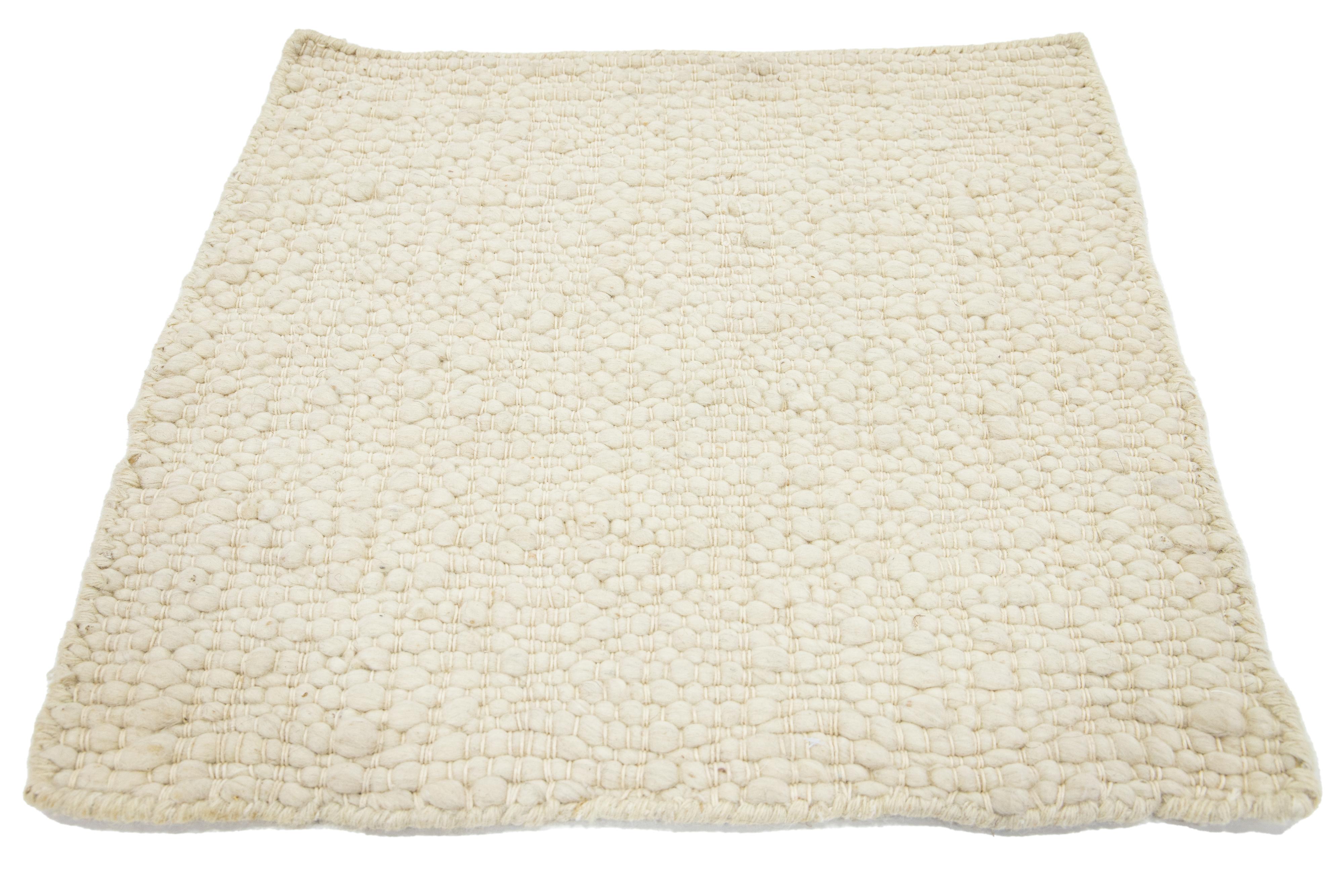 Apadana's Modern Texture Wollteppich nach Maß. Kundenspezifische Größen und Farben auf Bestellung. 

Material: Wolle 
Techniken: Handgeknüpft
Stil: Moderne Textur
Vorlaufzeit: Ca. 15-16 Wochen verfügbar 
Farben: Wie abgebildet, andere