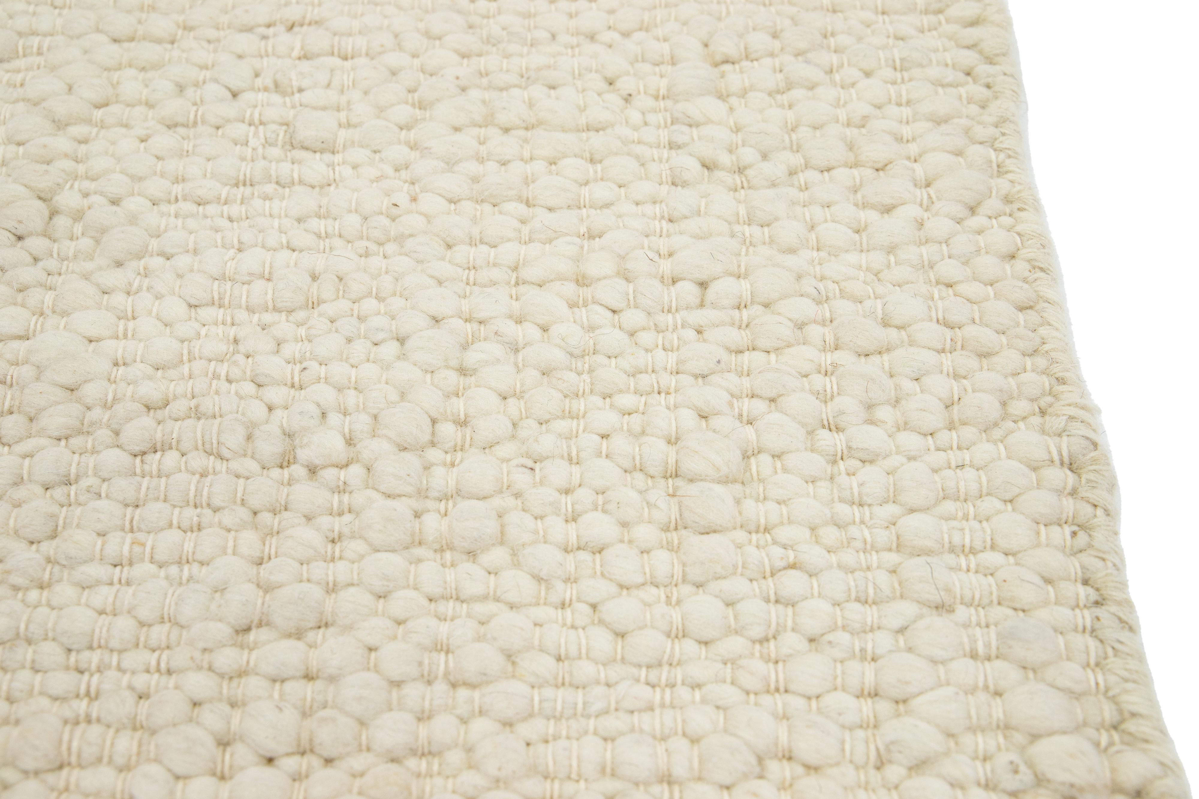 Indian Modern Texture Handmade Custom Ivory Wool Rug For Sale
